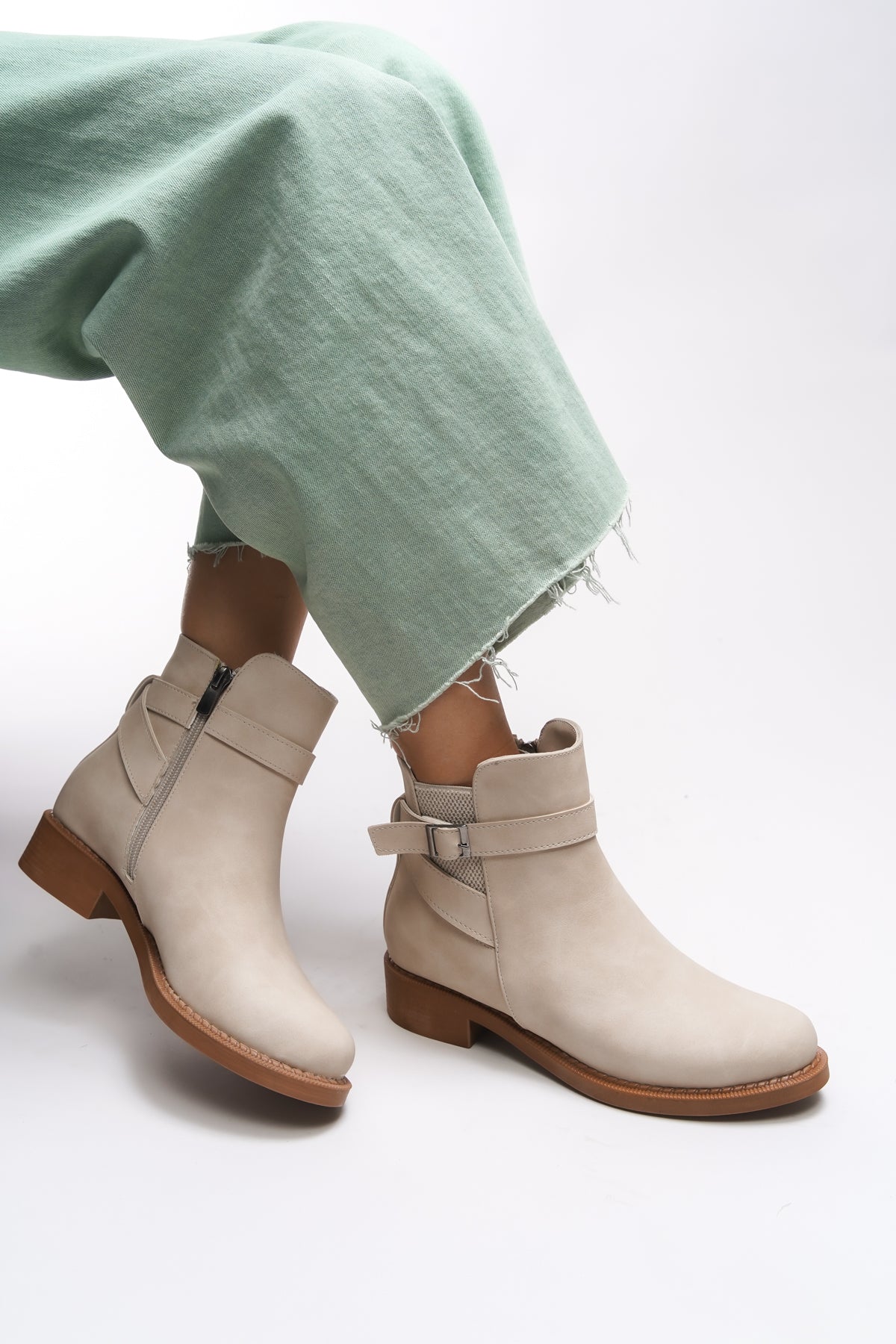 Riccon Elyedelia Kadın Toka Detaylı Lastikli Bot 0012452