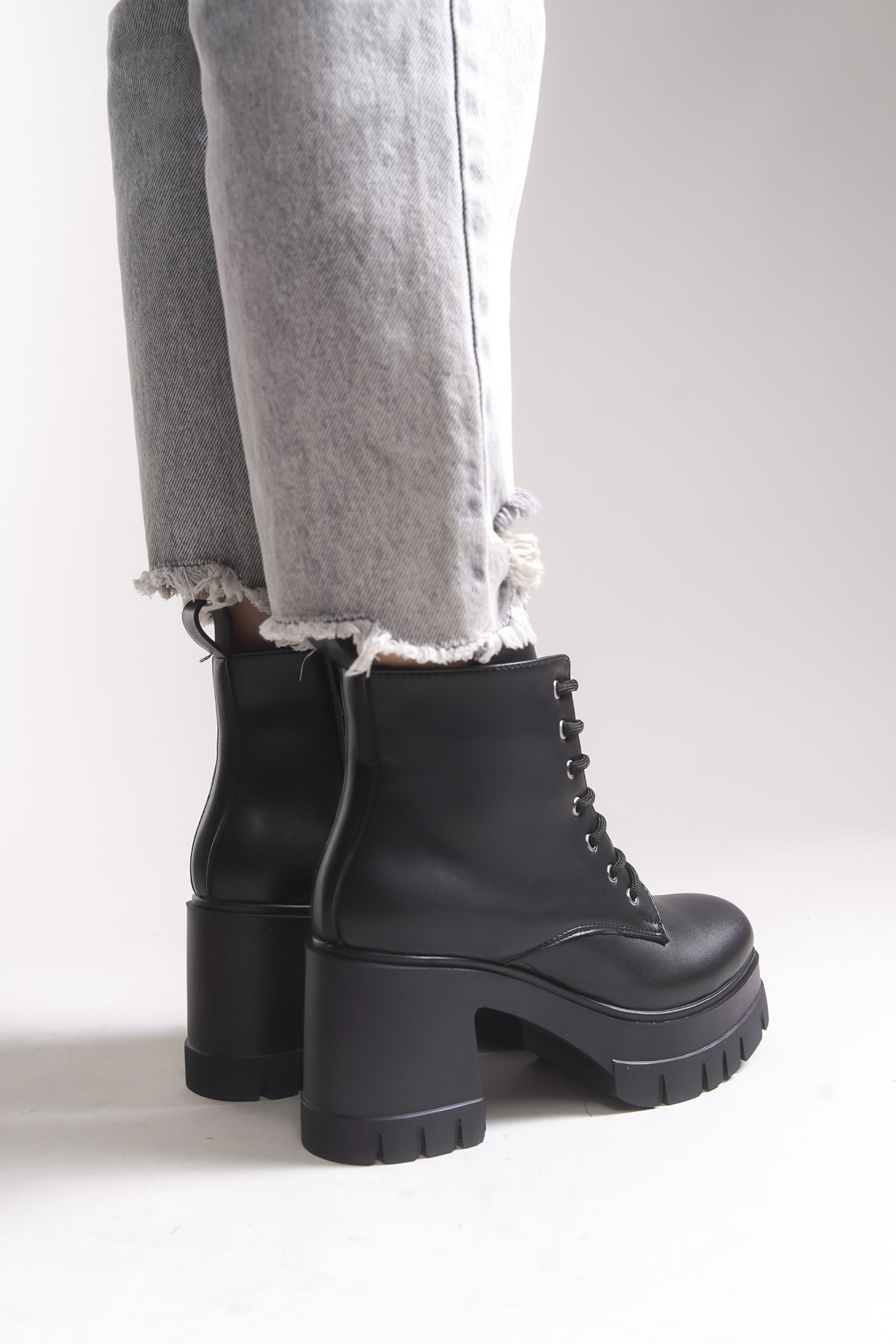 Riccon Nvanor Kadın Topuklu Bot 0012504