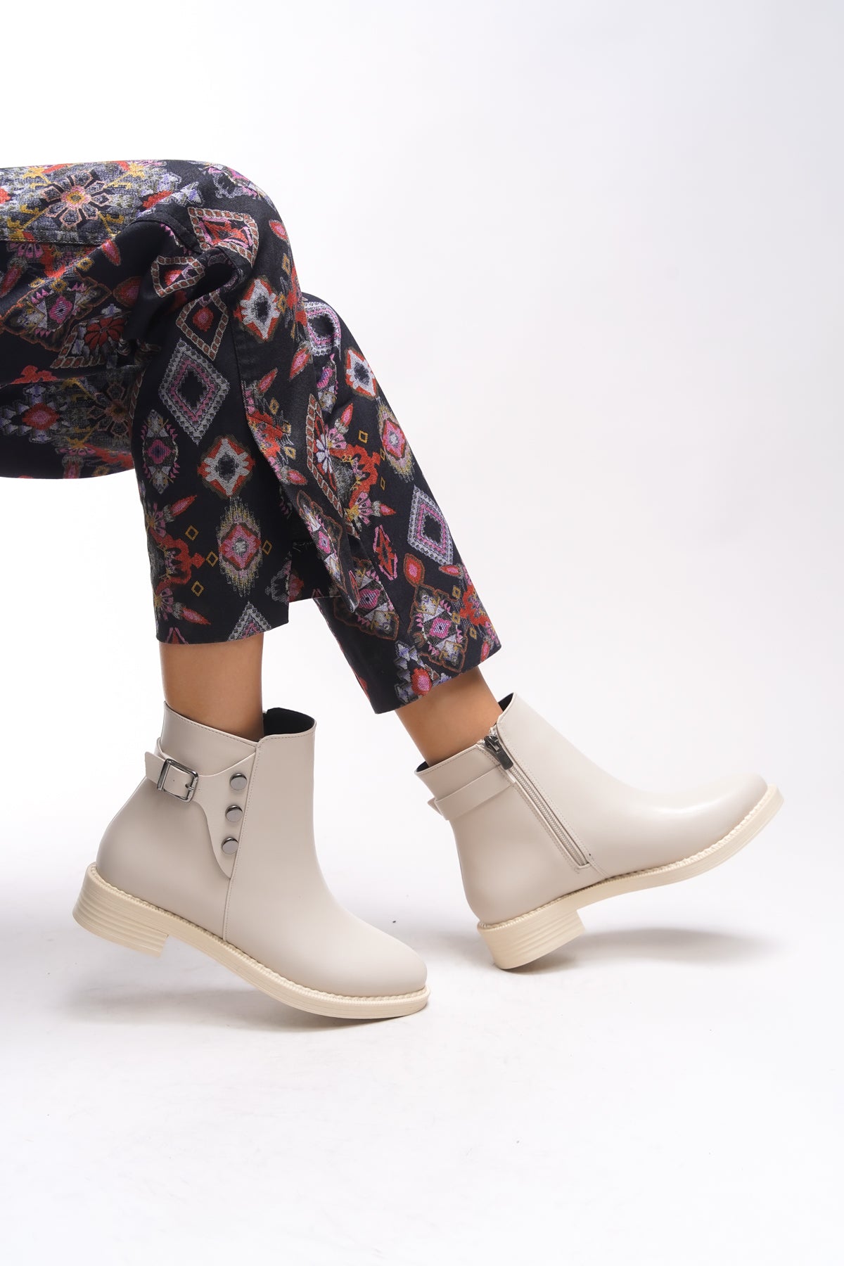 Riccon Heshrari Kadın Bot 0012072