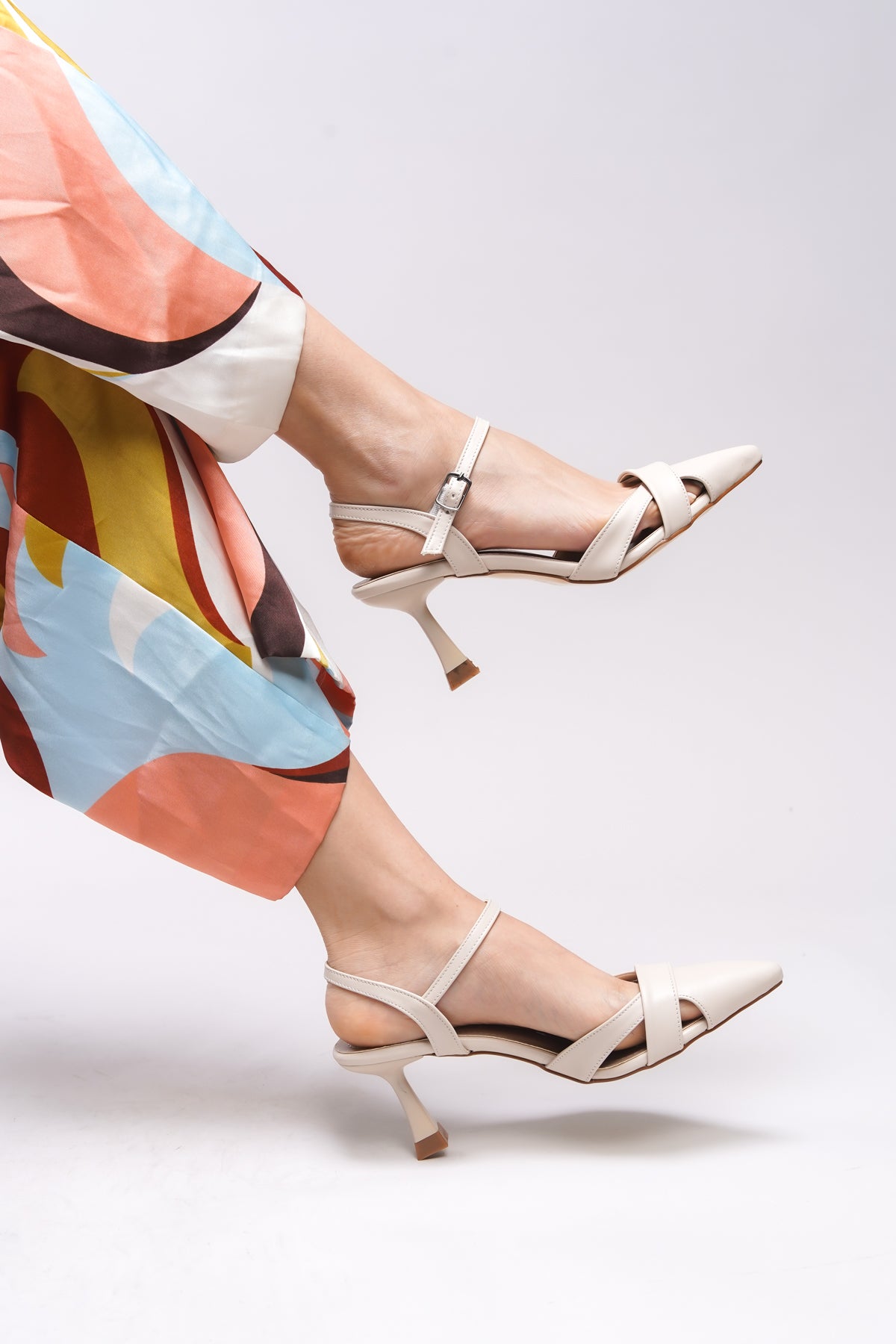 Riccon Esronyn Kadın Arkası Açık Sivri Burun Stiletto 0012707