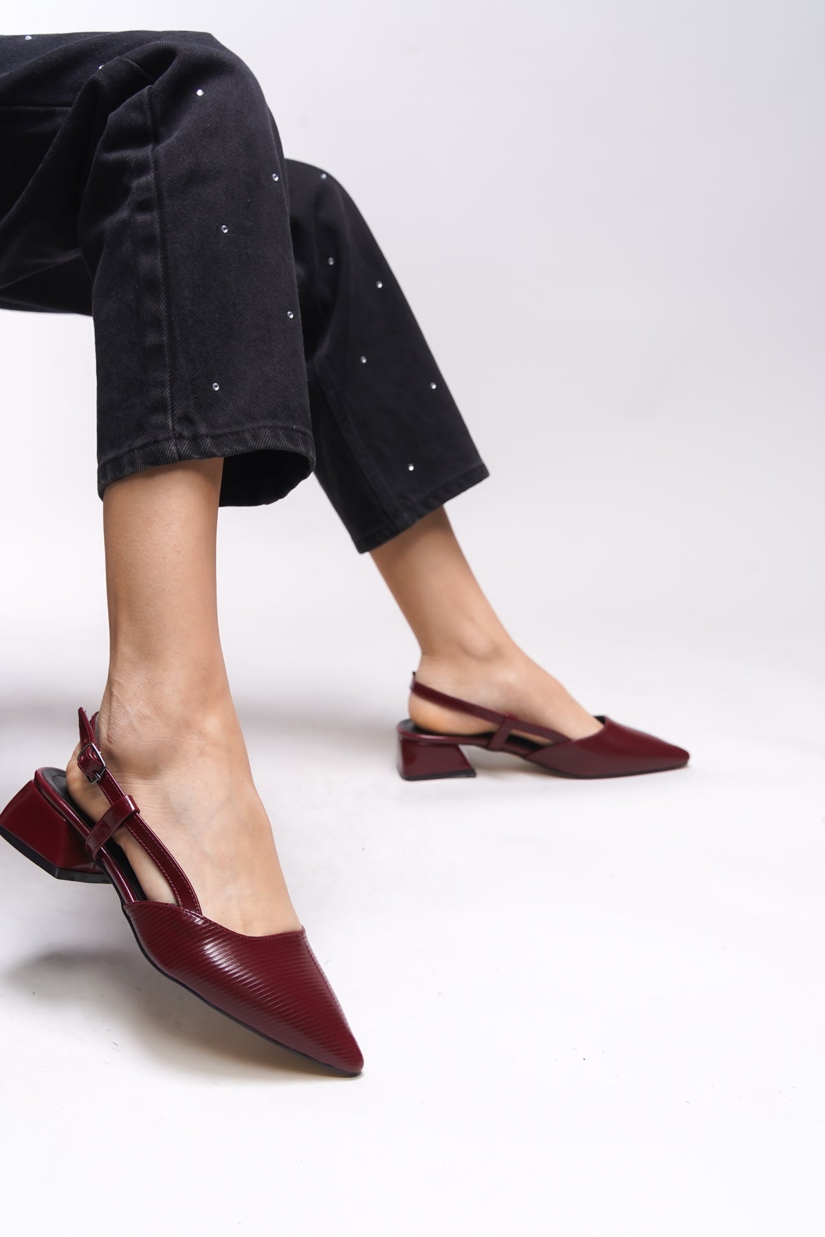 Riccon Zellanys Kadın Arkası Açık Sivri Burun Topuklu Ayakkabı 0012350