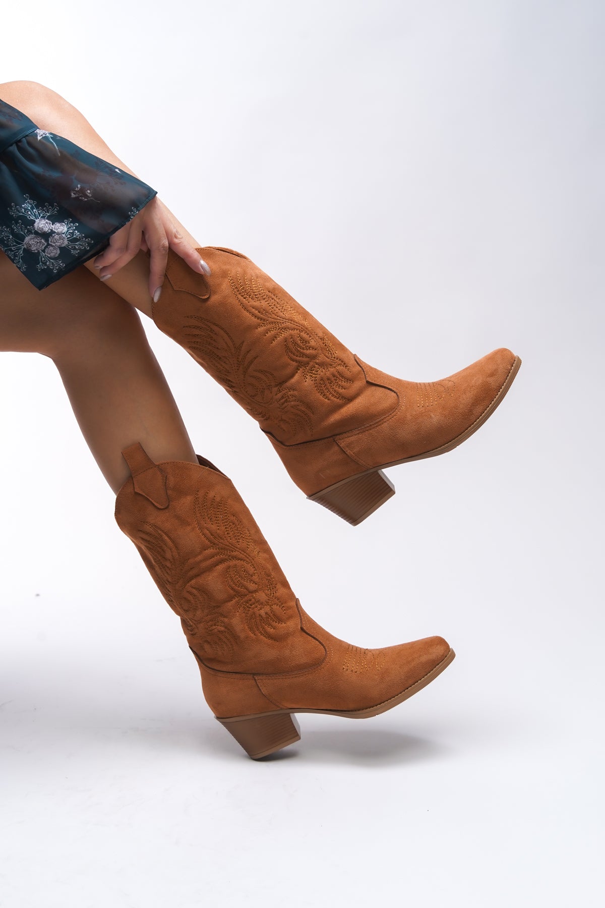 Riccon Ihiovana Kadın Nakışlı Western Çizme 001288 Taba Süet