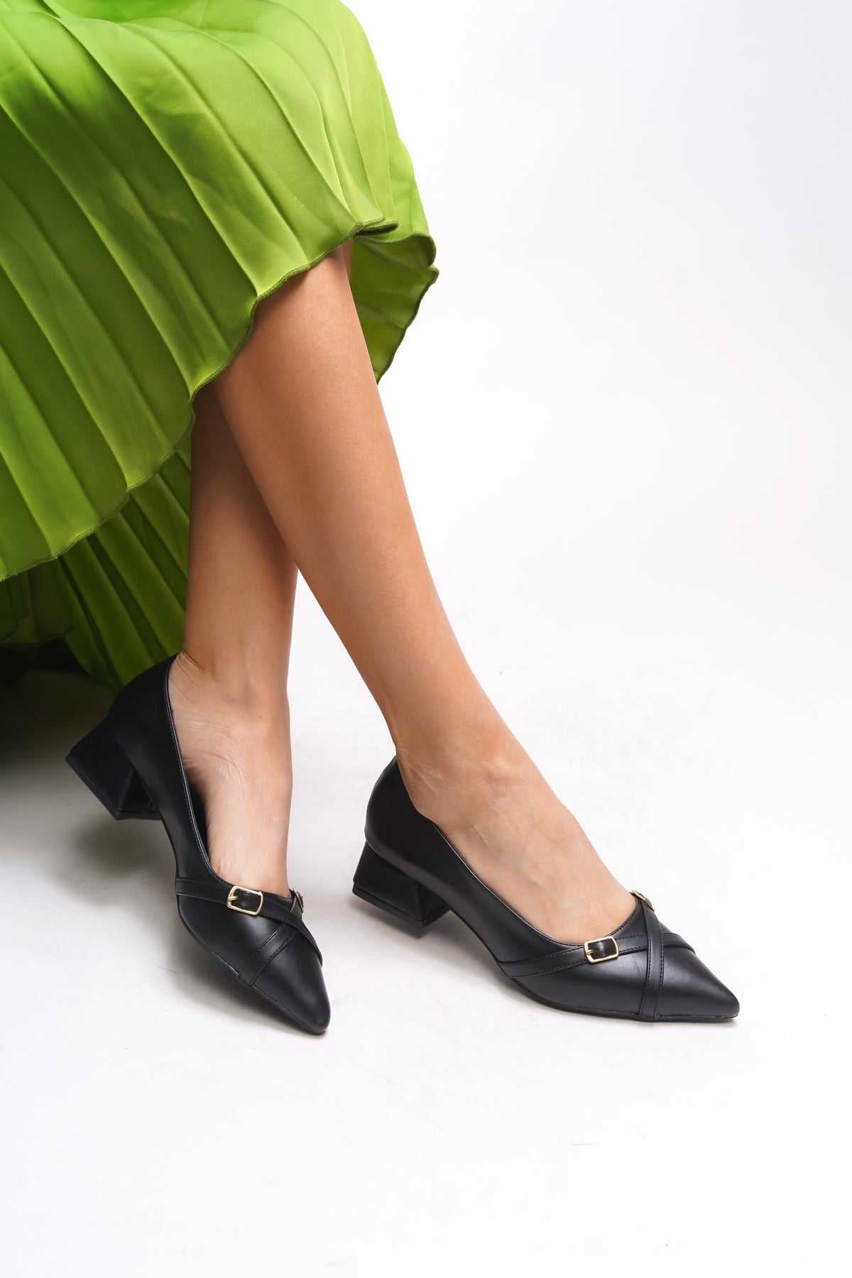 Riccon Ycnirth Kadın Sivri Burunlu Kısa Topuklu Ayakkabı 001251863