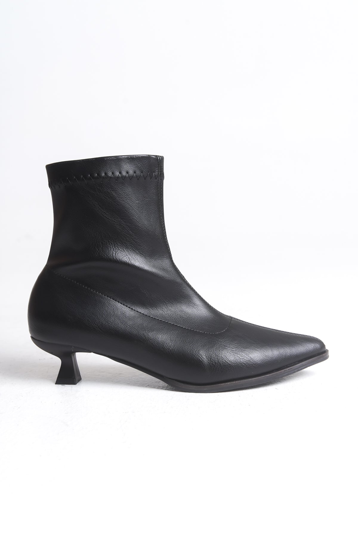 Riccon Kadın Topuklu Sivri Burun Streç Bot 0012800