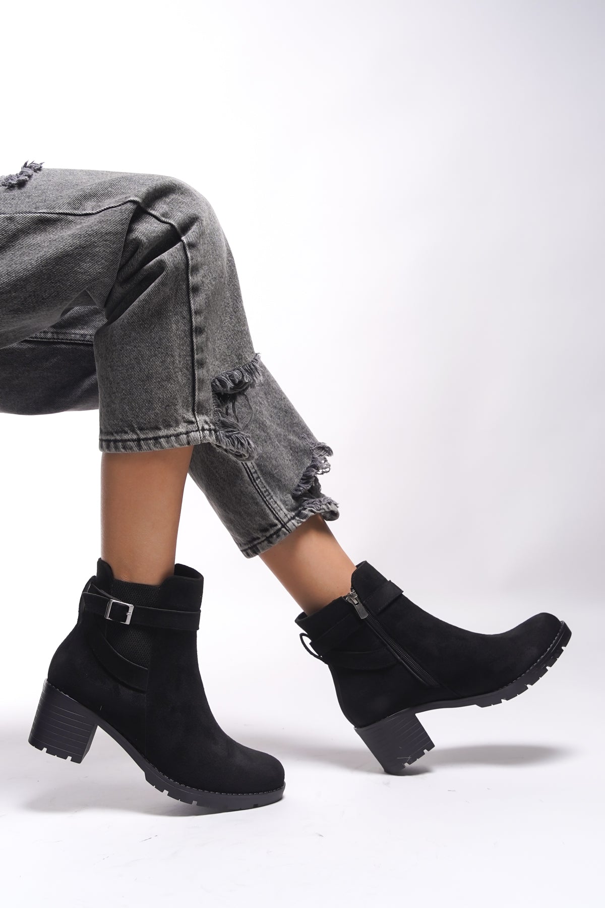 Riccon Lilixipha Kadın Toka Detaylı Lastikli Topuklu Bot 0012730