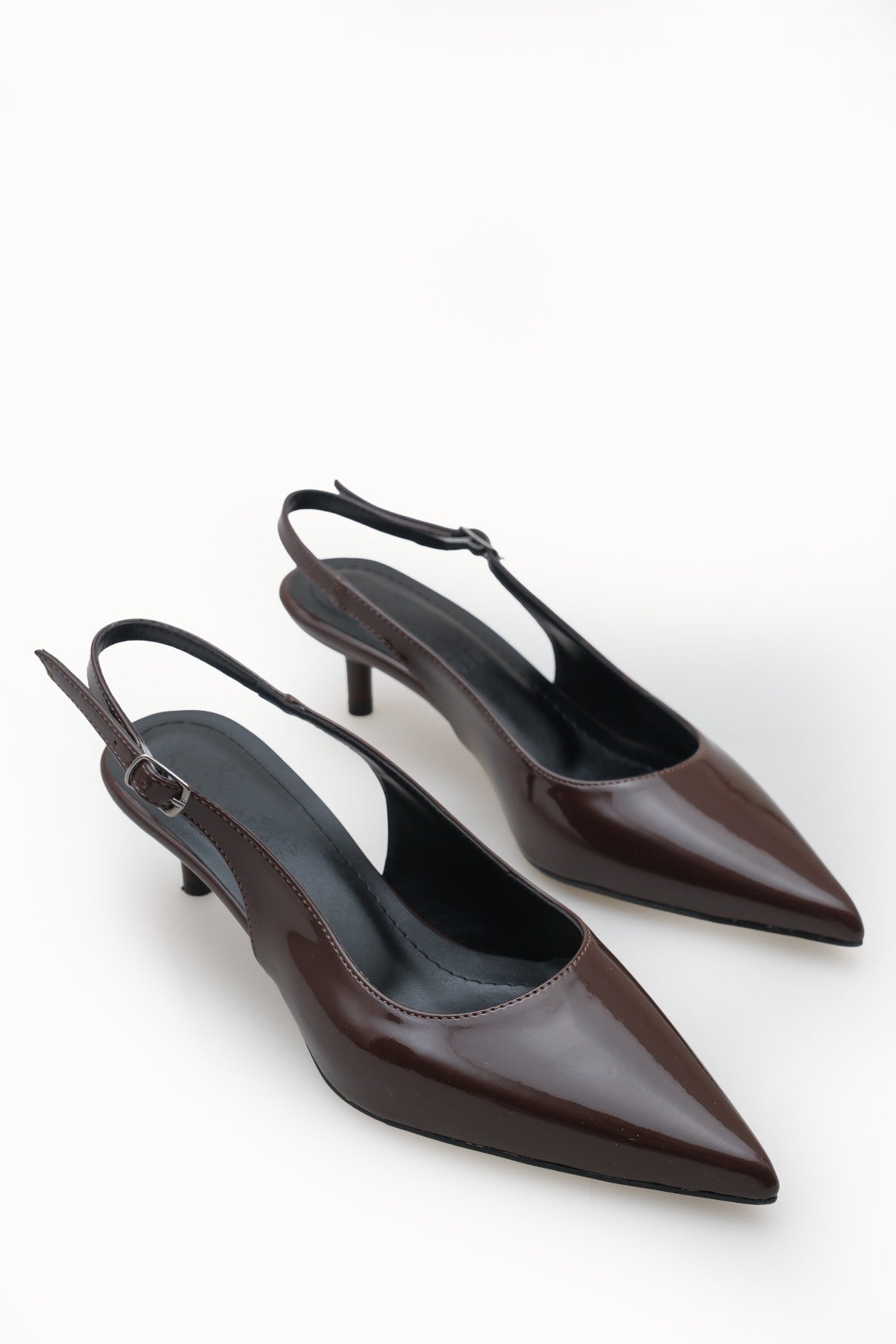 Riccon Kadın Sivri Burunlu Arkası Açık İnce Topuklu Ayakkabı 0012200 Kahverengi Rugan