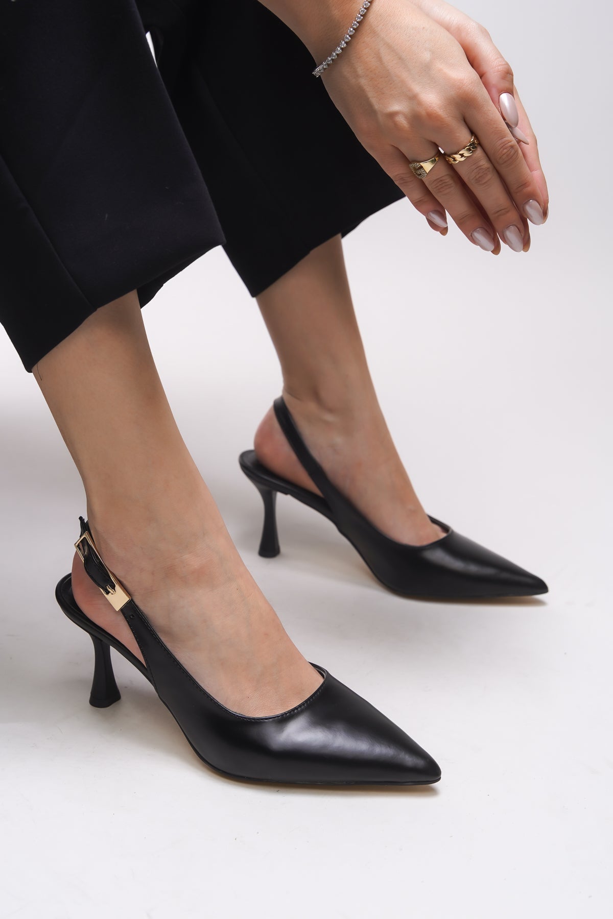 Riccon Theftrine Kadın Sivri Burun Topuklu Ayakkabı 0012106