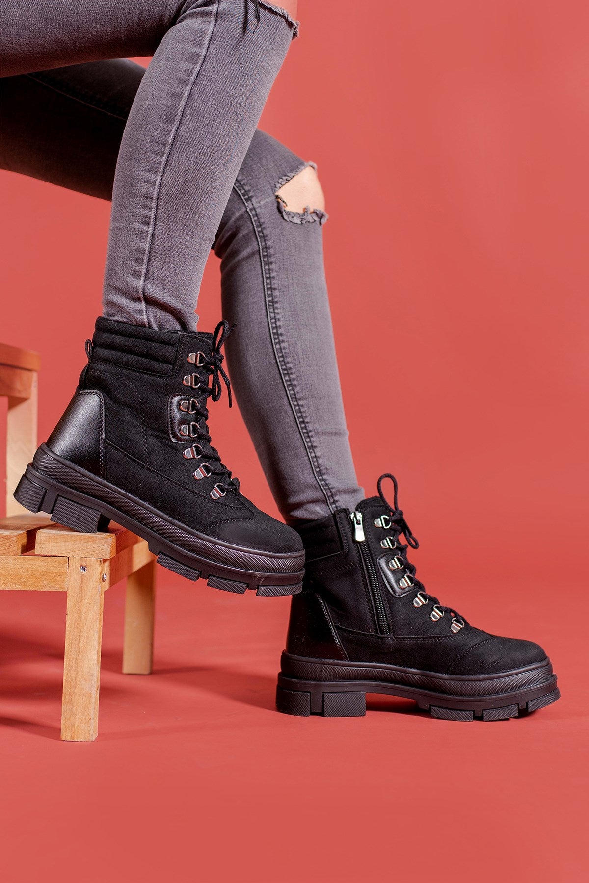 Riccon Kadın Fermuarlı Bot 00127645 Siyah Süet