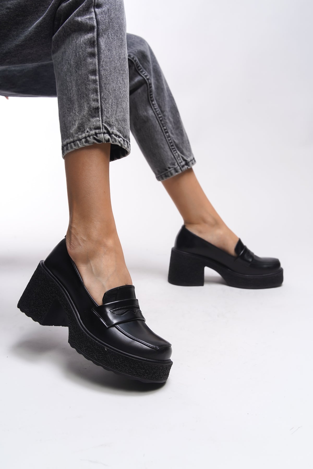 Riccon Quphrele Kadın Topuklu Loafer 00121520 Siyah Rugan