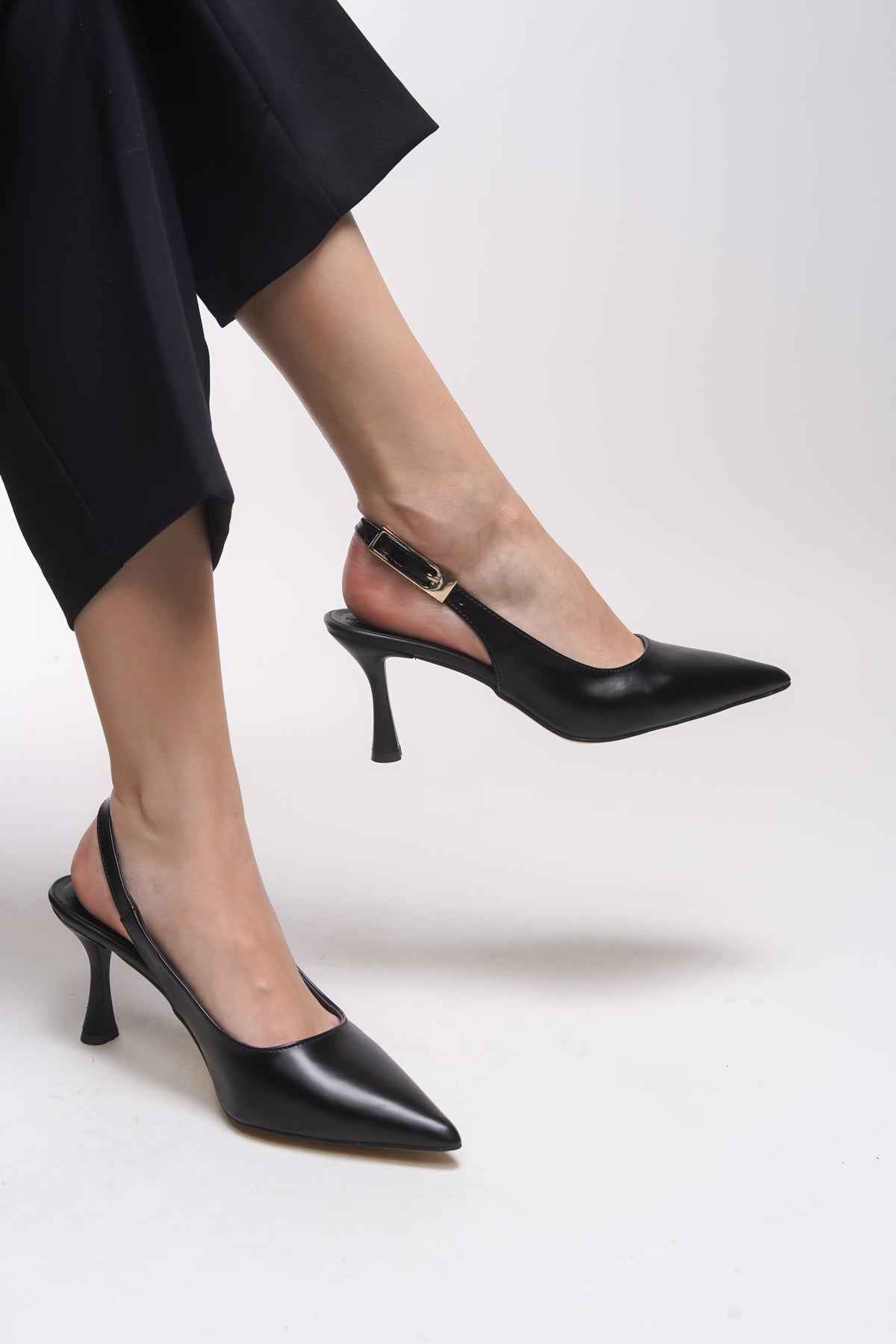 Riccon Theftrine Kadın Sivri Burun Topuklu Ayakkabı 0012106