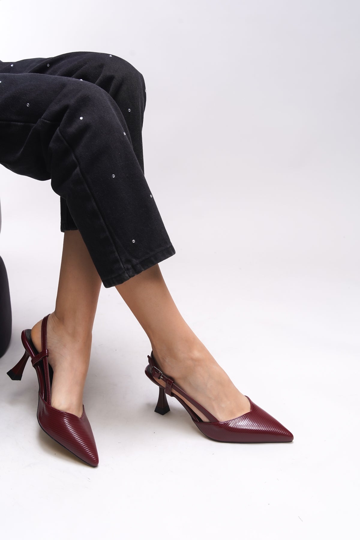 Riccon Elyerue Kadın Arkası Açık Sivri Burun Stiletto 0012725