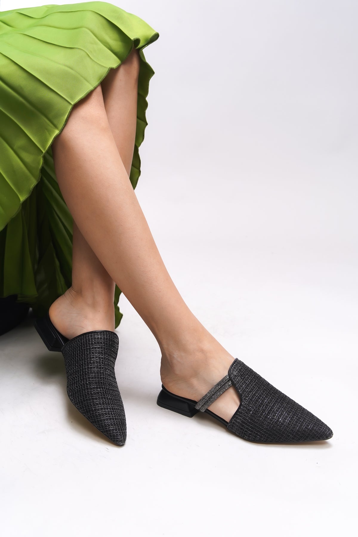 Riccon Elthaela Kadın Sivri Burun Kısa Topuklu Terlik 0012804