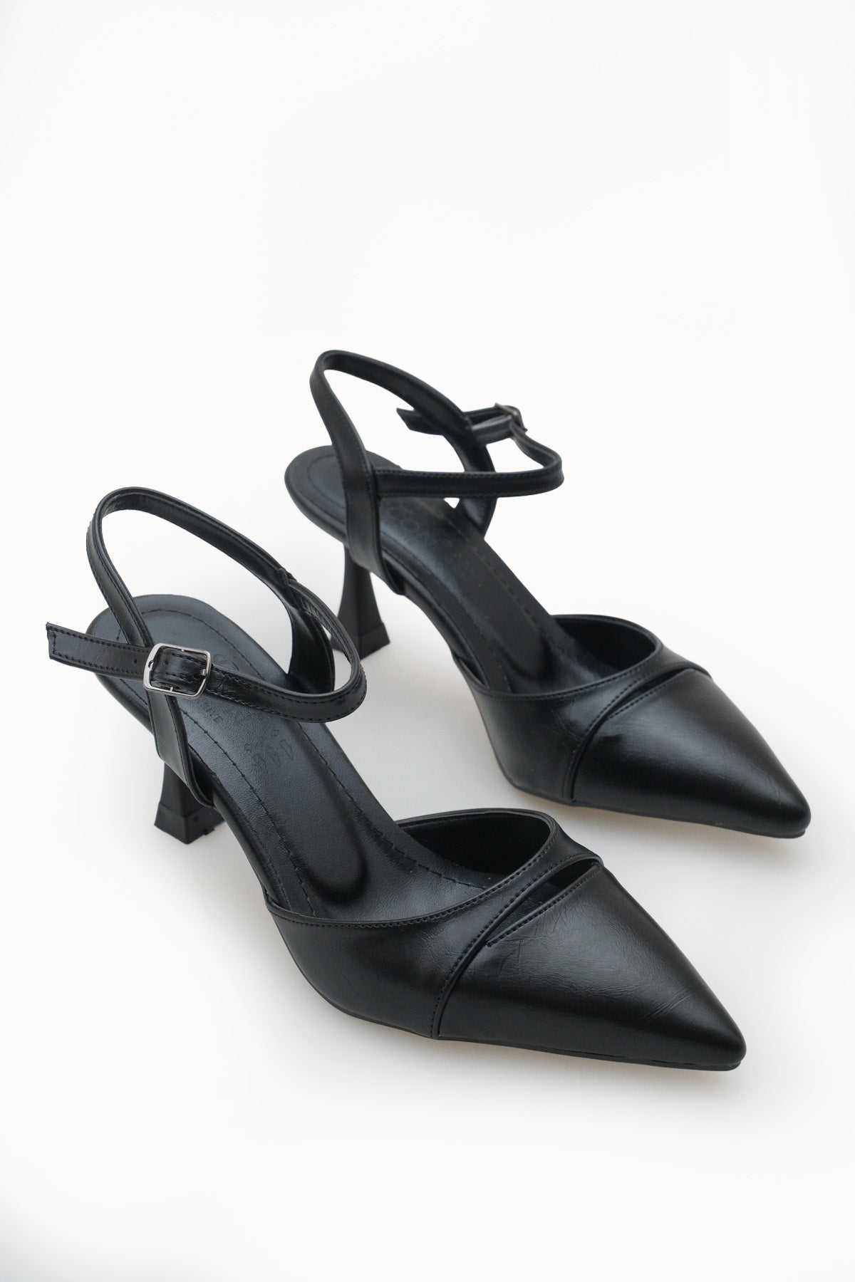 Riccon Kadın Sivri Burunlu Arkası Açık İnce Topuklu Ayakkabı 0012727 Siyah Cilt