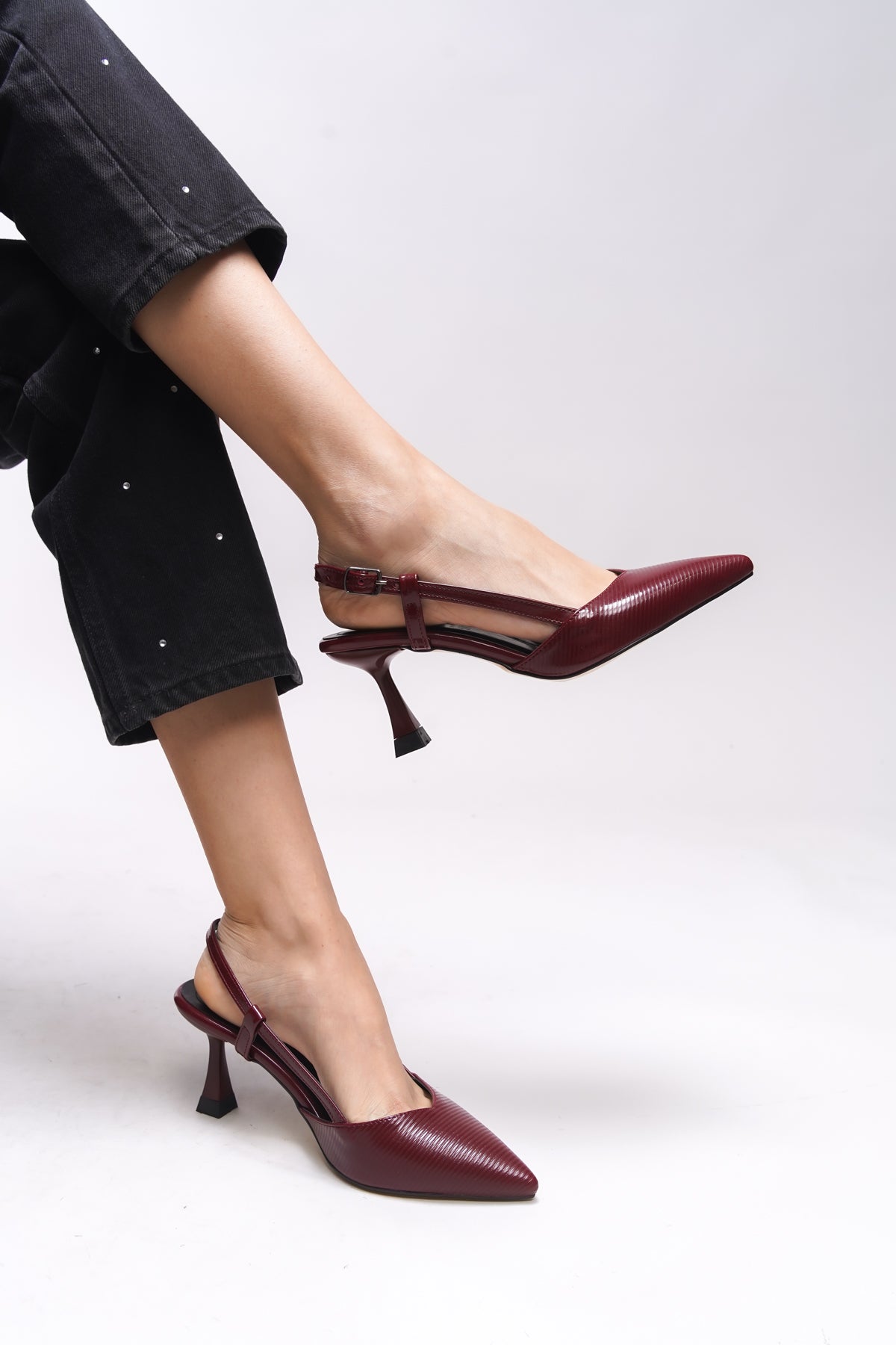 Riccon Elyerue Kadın Arkası Açık Sivri Burun Stiletto 0012725