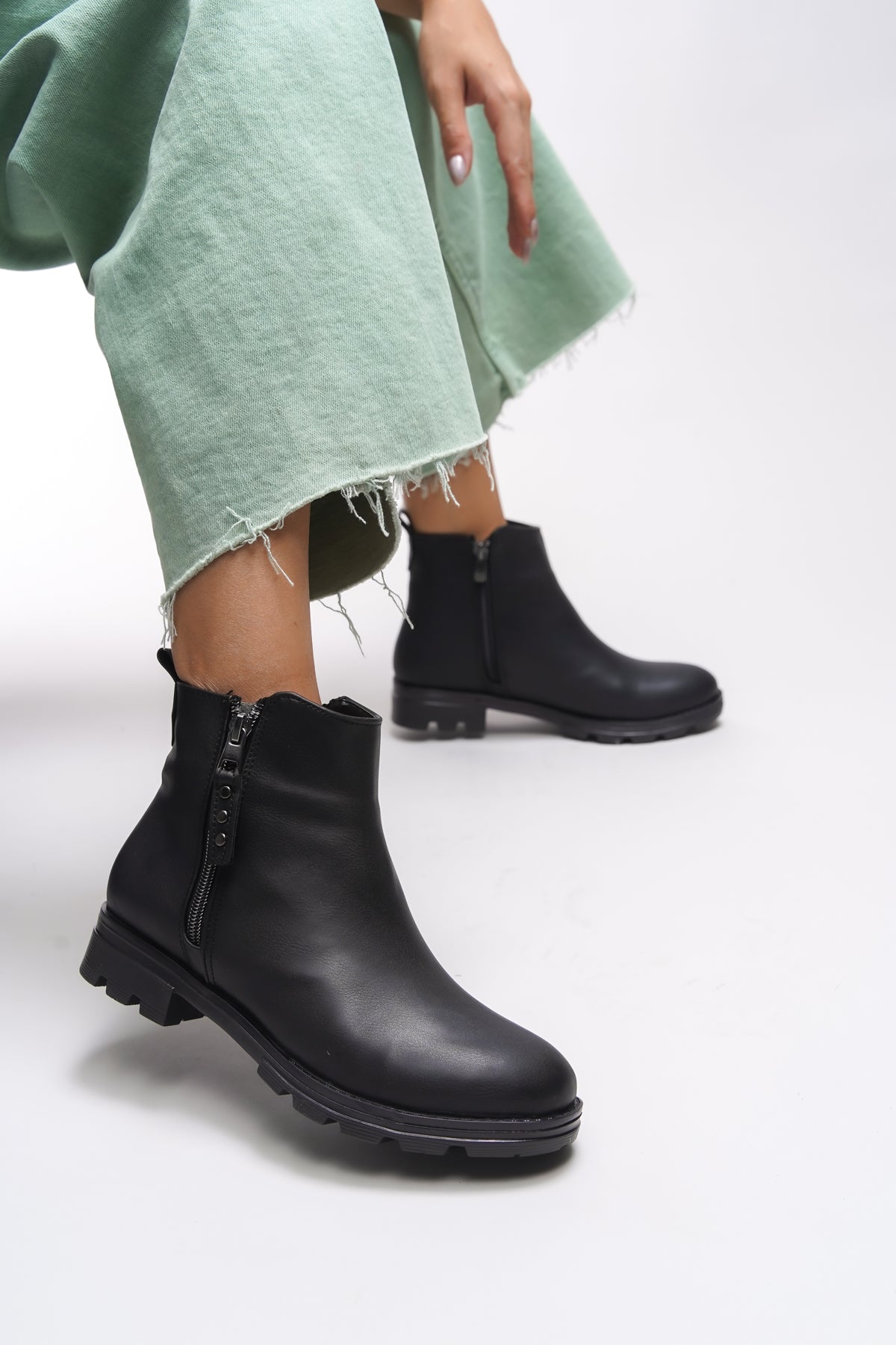 Riccon Elislaena Kadın Fermuarlı Bot 0012101