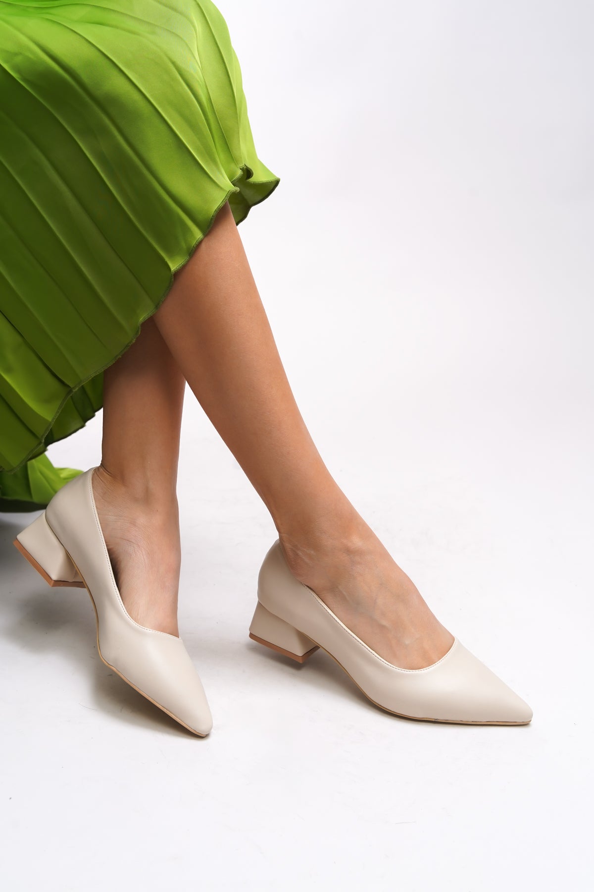 Riccon Tielfudh Kadın Sivri Burunlu Kısa Topuklu Ayakkabı 001241863