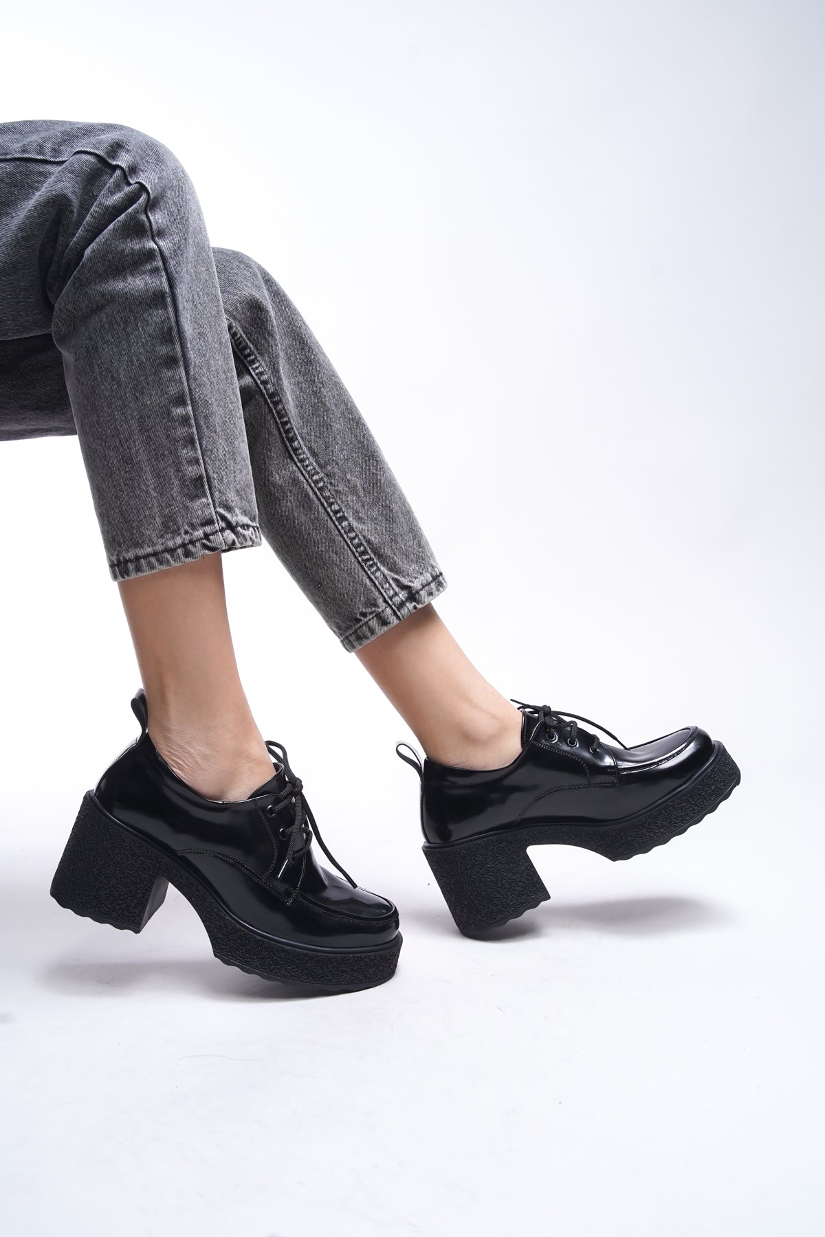 Riccon Qerekna Kadın Topuklu Bağcıklı Loafer 00121500 Mat Siyah Rugan