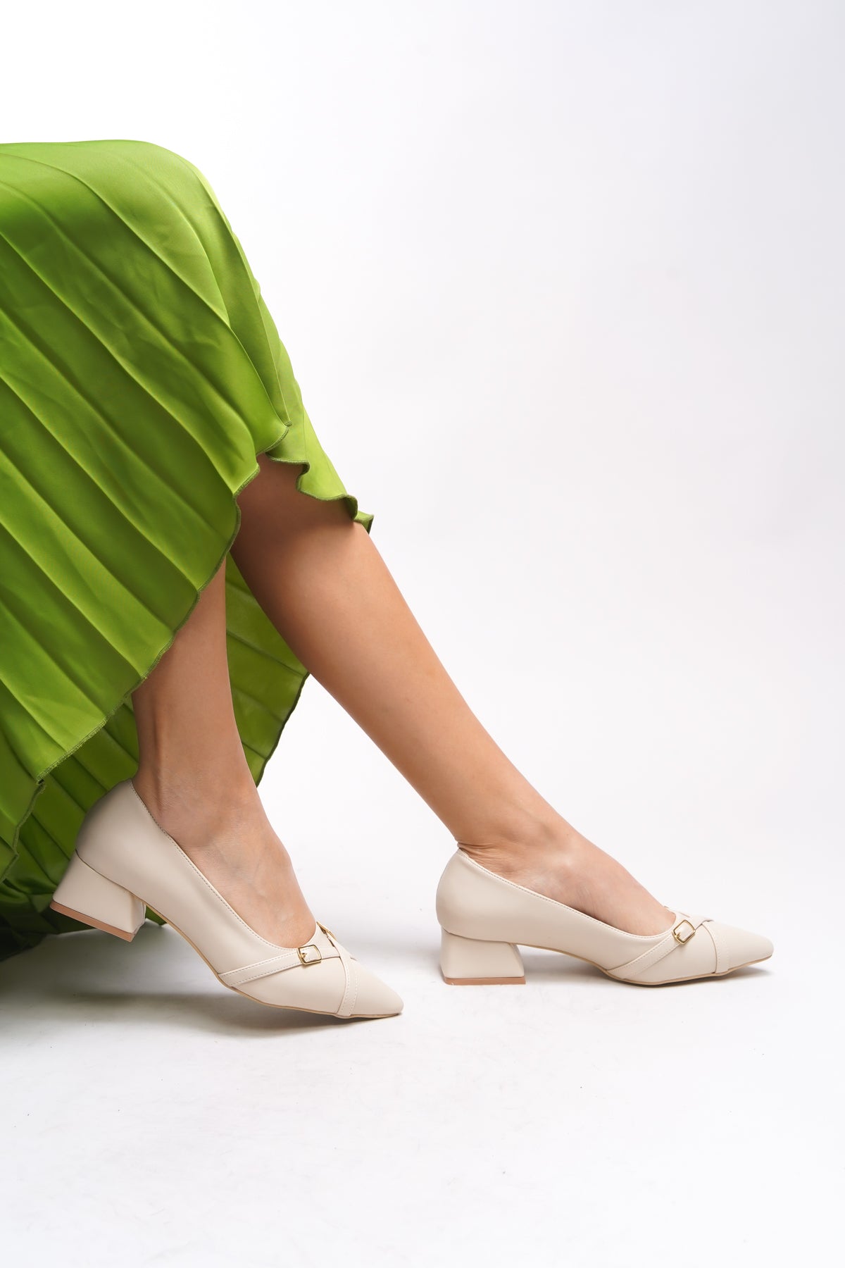 Riccon Ycnirth Kadın Sivri Burunlu Kısa Topuklu Ayakkabı 001251863