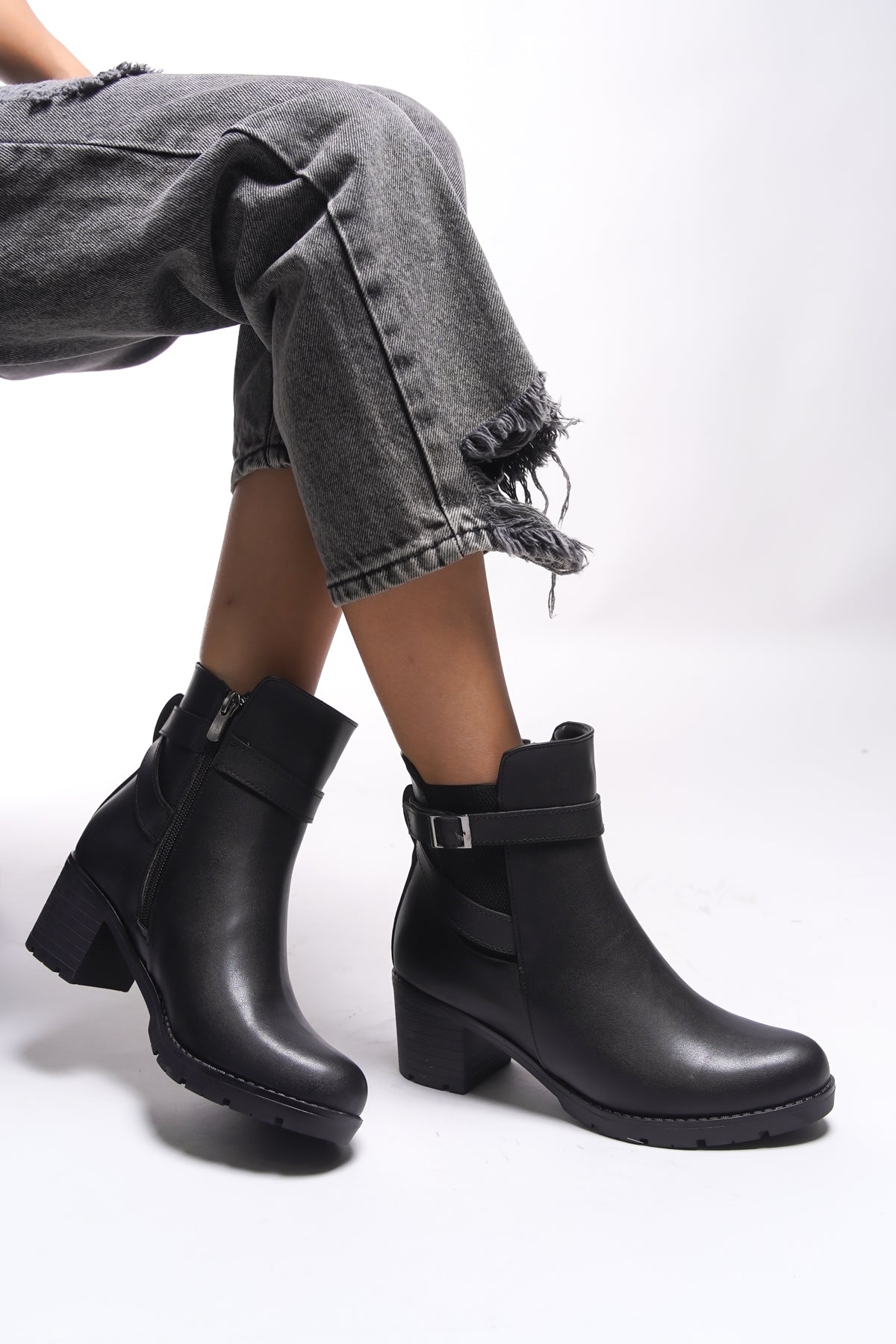 Riccon Lilixipha Kadın Toka Detaylı Lastikli Topuklu Bot 0012730