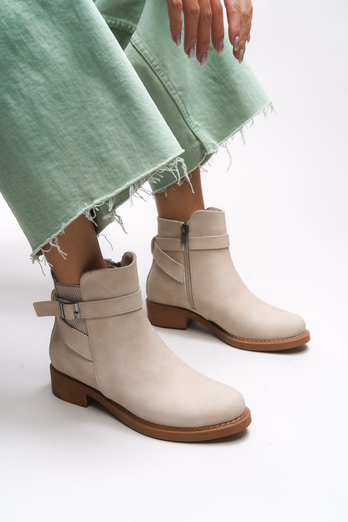 Riccon Elyedelia Kadın Toka Detaylı Lastikli Bot 0012452