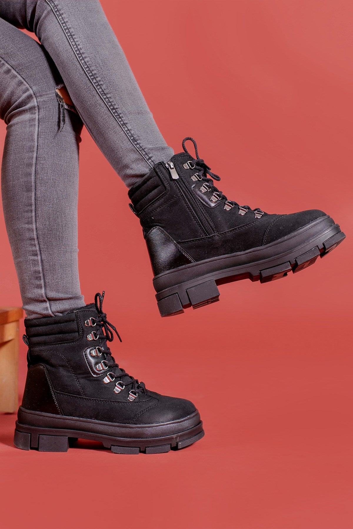 Riccon Kadın Fermuarlı Bot 00127645 Siyah Süet