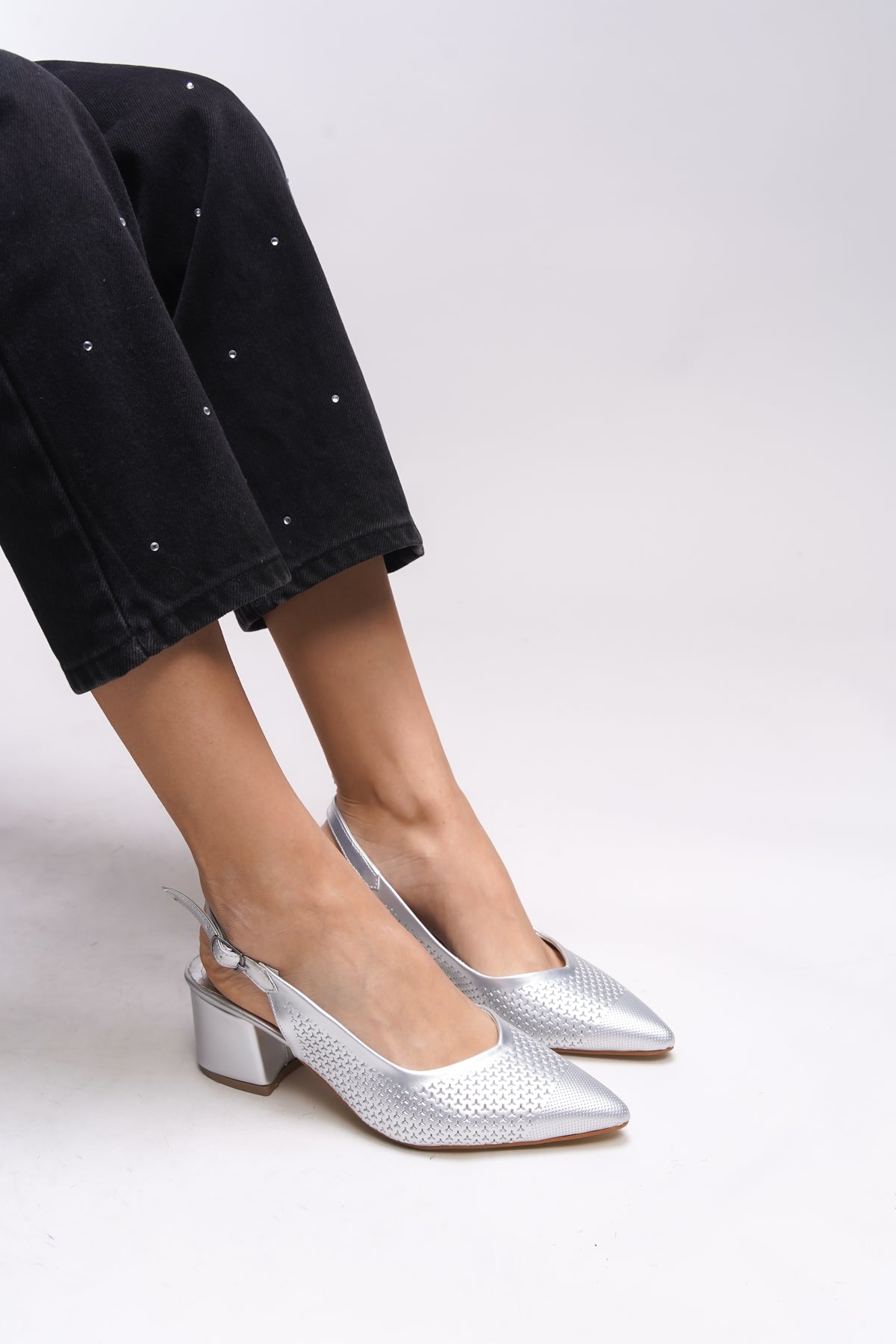 Riccon Maudthyl Kadın Arkası Açık Sivri Burun Kalın Topuklu Ayakkabı 0012443