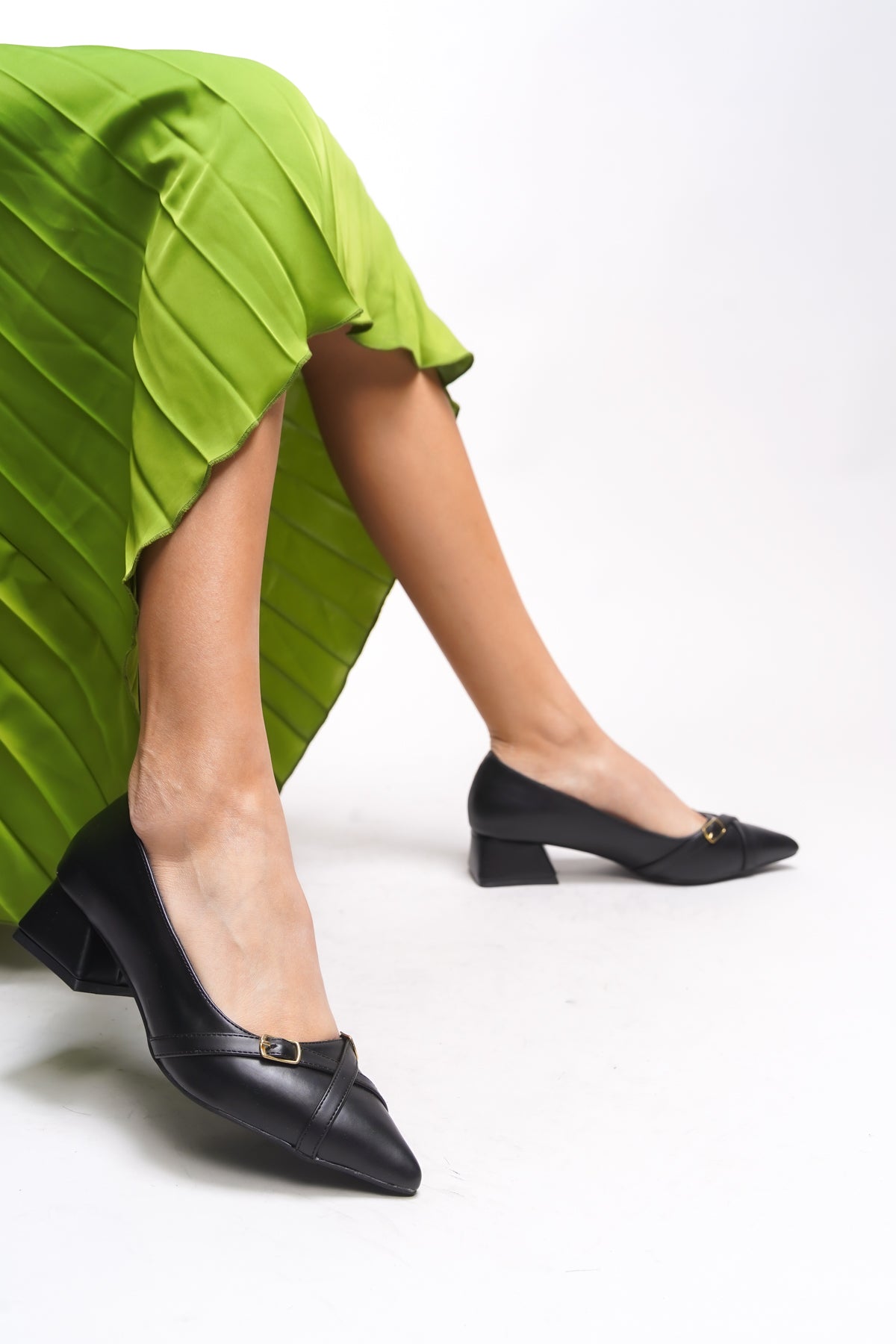 Riccon Ycnirth Kadın Sivri Burunlu Kısa Topuklu Ayakkabı 001251863