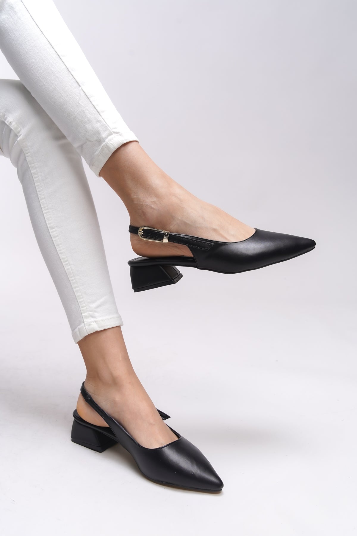 Riccon Tyltora Kadın Arkası Açık Sivri Burun Topuklu Ayakkabı 0012303