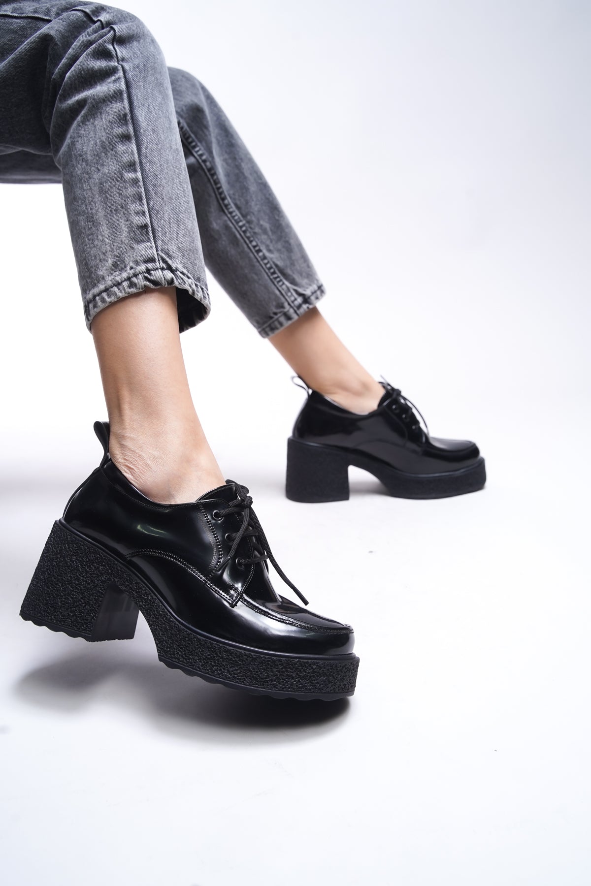 Riccon Qerekna Kadın Topuklu Bağcıklı Loafer 00121500 Mat Siyah Rugan