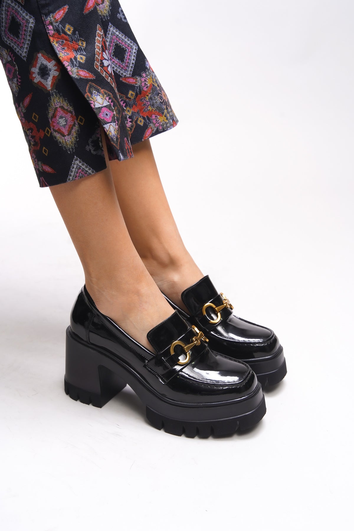 Riccon Ivofaelor Kadın Topuklu Loafer 00121520 Siyah Kırışık Rugan