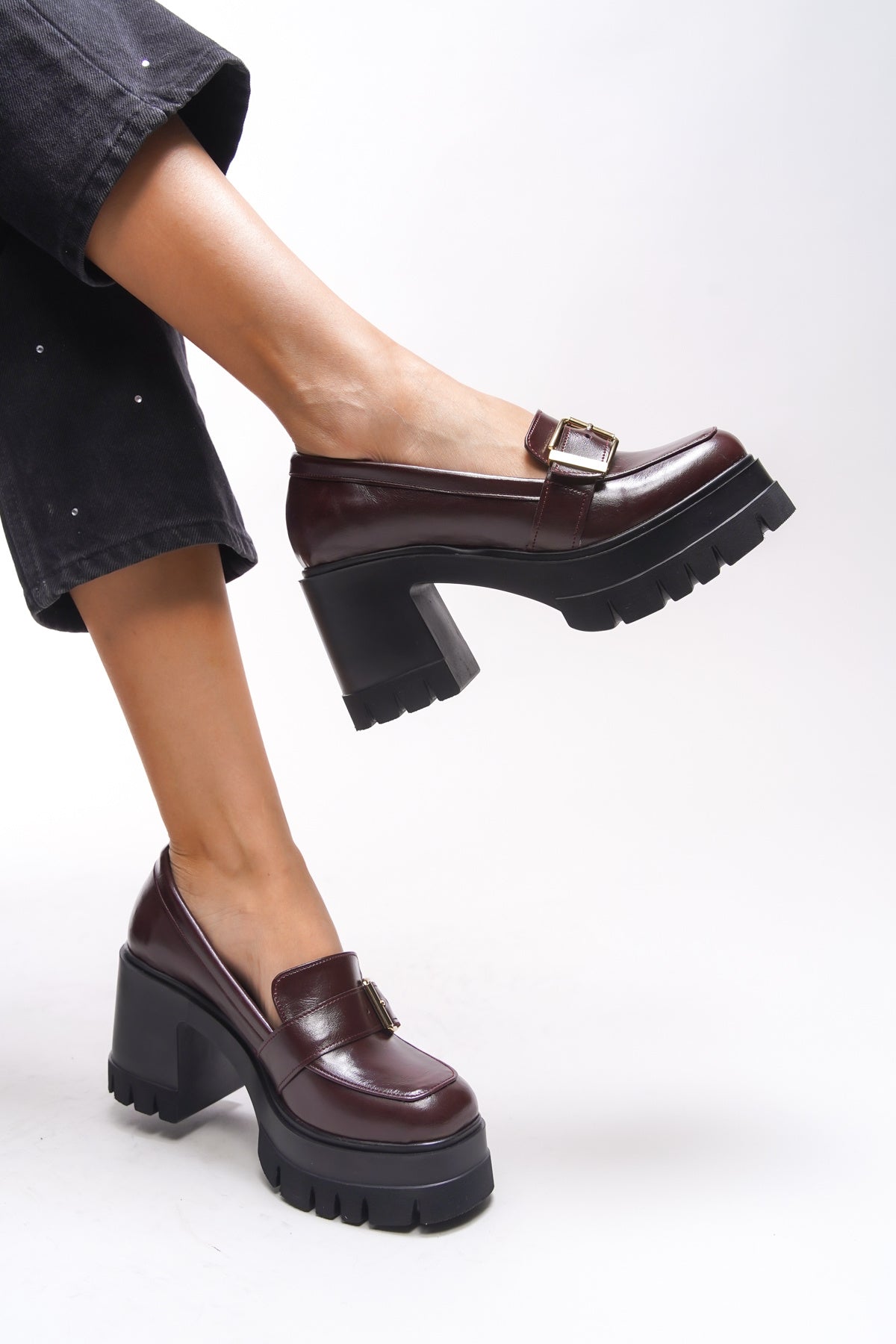 Riccon Taryndilwen Kadın Tokalı Topuklu Loafer 00121009 Siyah Kırışık Rugan