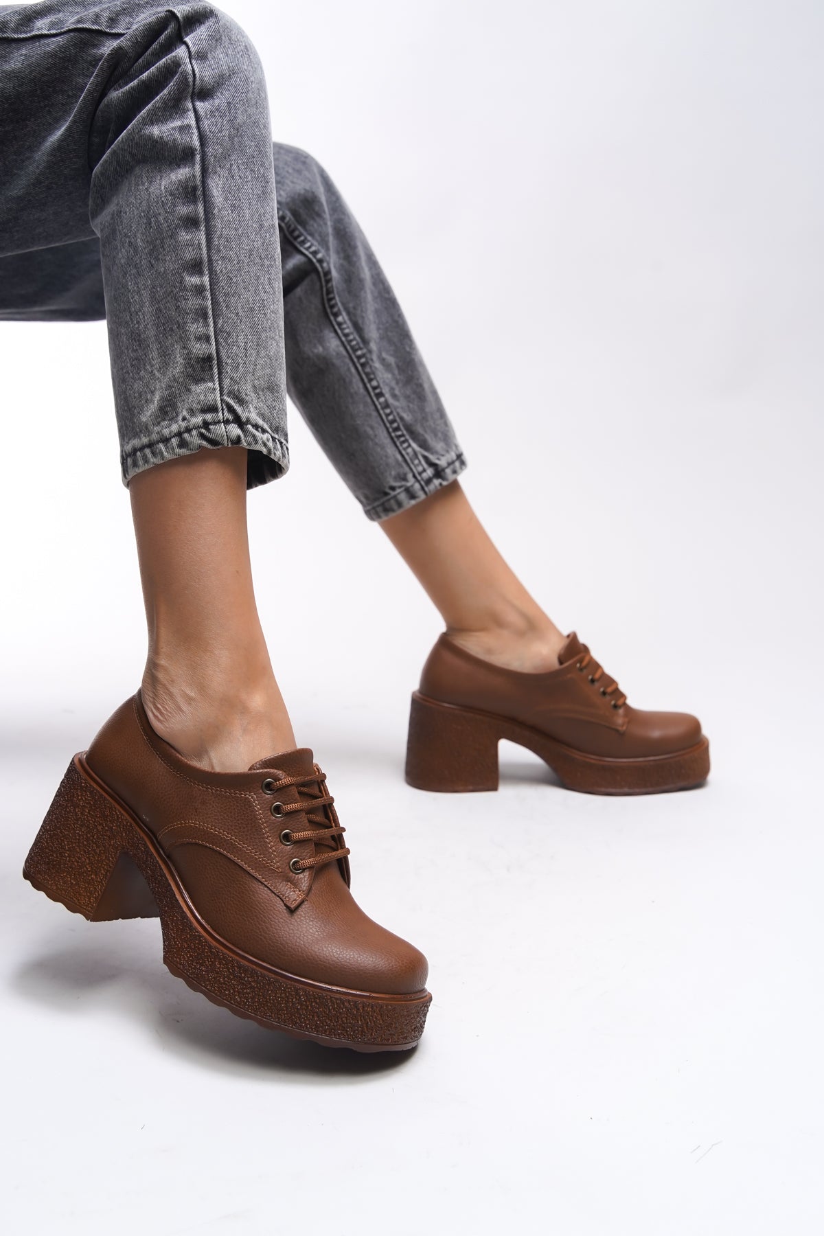 Riccon Thimdrarn Kadın Topuklu Bağcıklı Loafer 00121540 Dokulu Taba Cilt