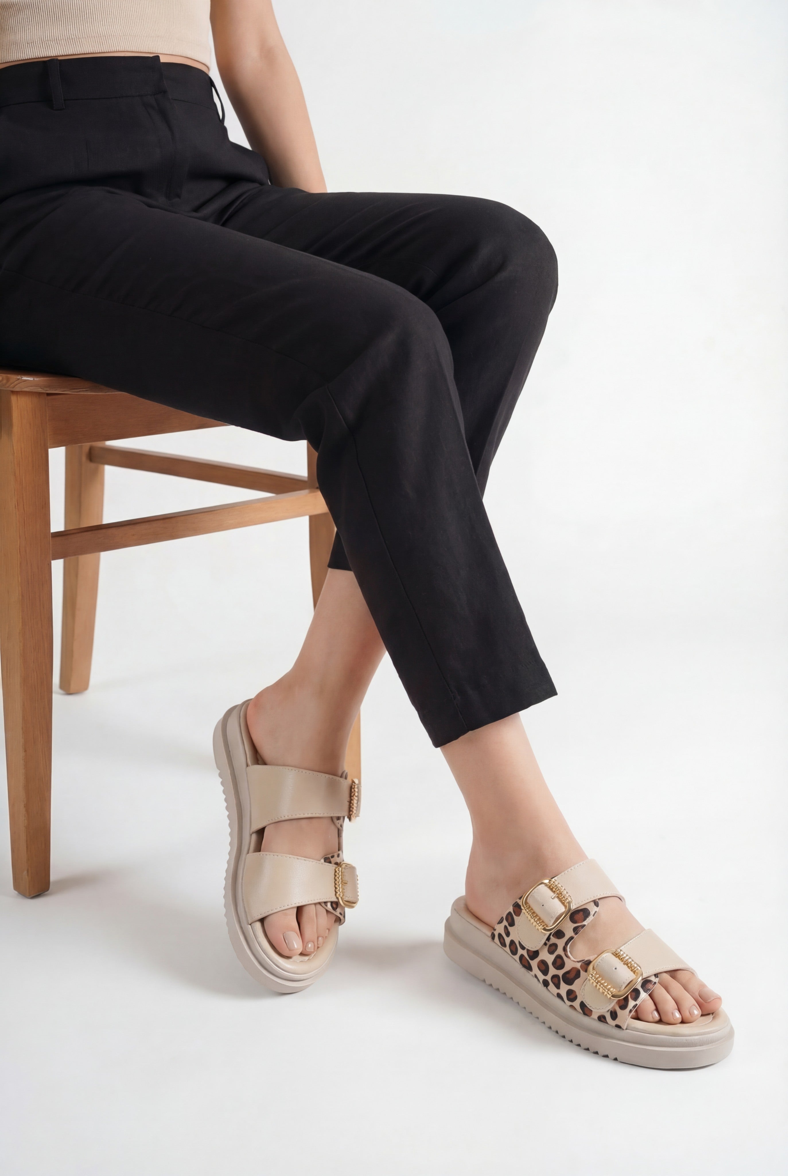 Riccon Kadın Çift Tokalı Terlik 00120403 Bej Leopar