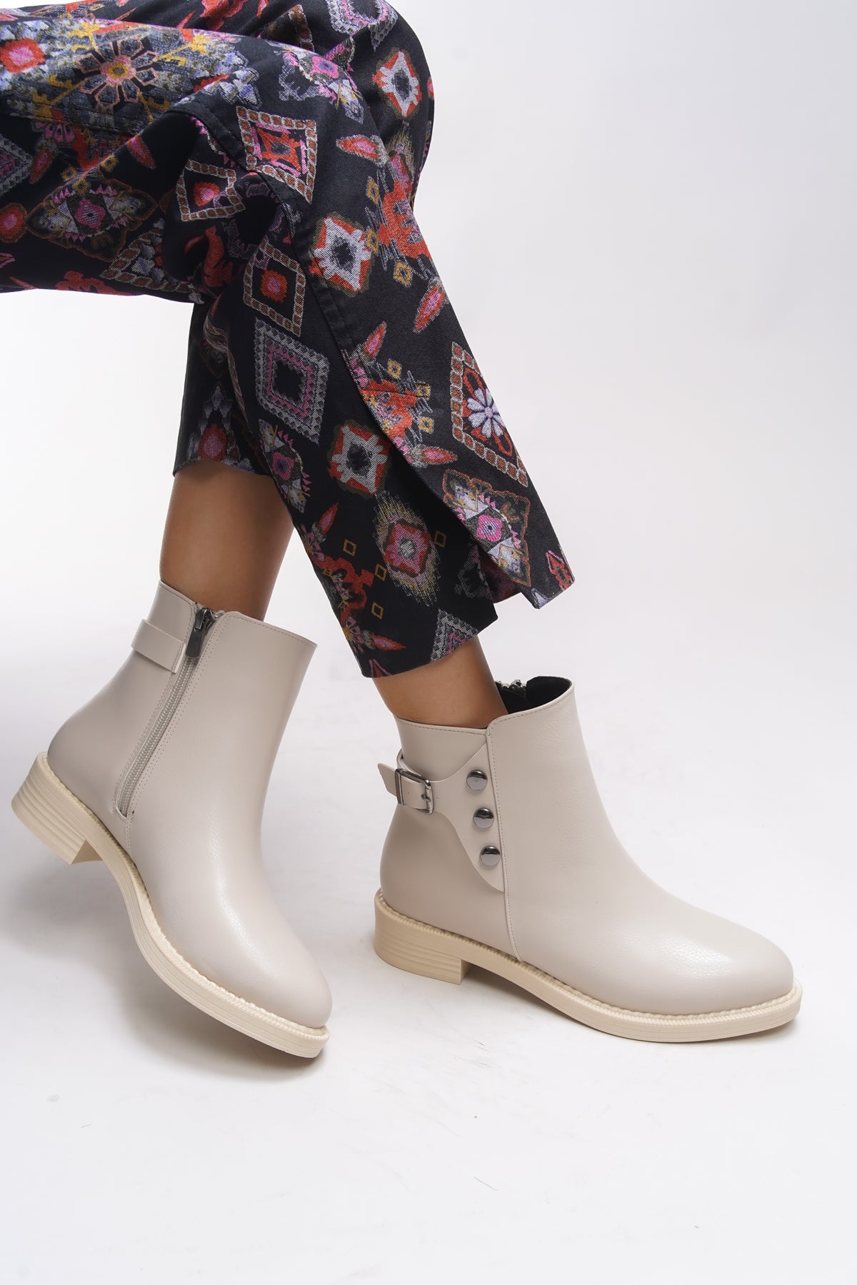 Riccon Heshrari Kadın Bot 0012072