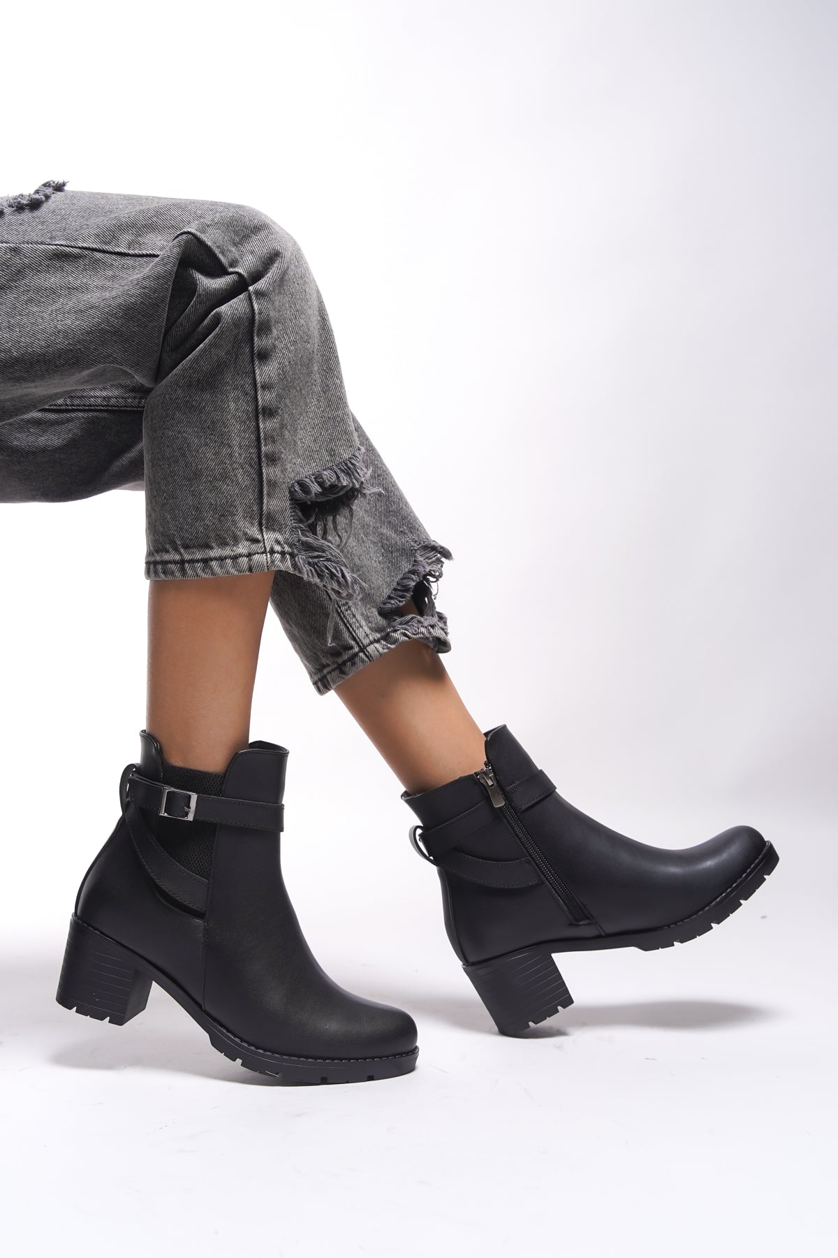 Riccon Lilixipha Kadın Toka Detaylı Lastikli Topuklu Bot 0012730