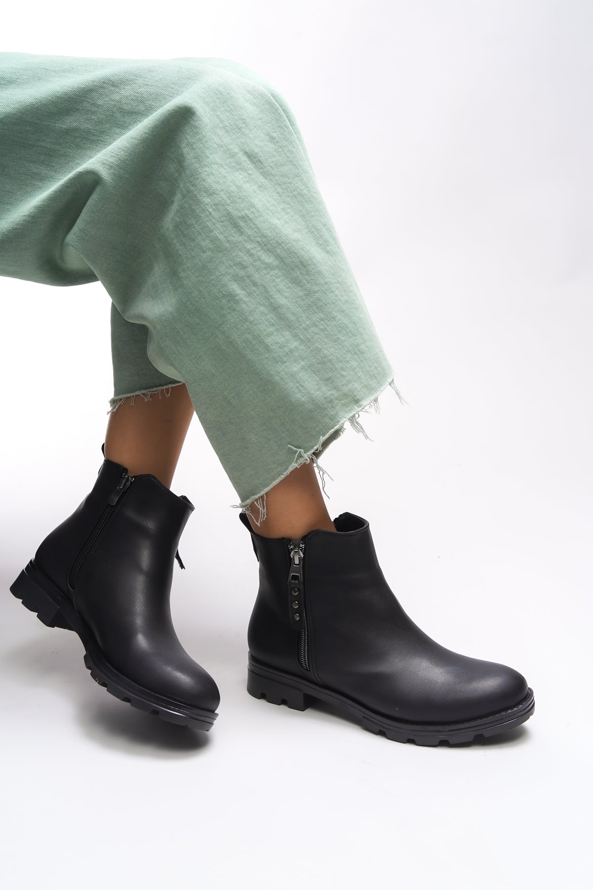 Riccon Elislaena Kadın Fermuarlı Bot 0012101