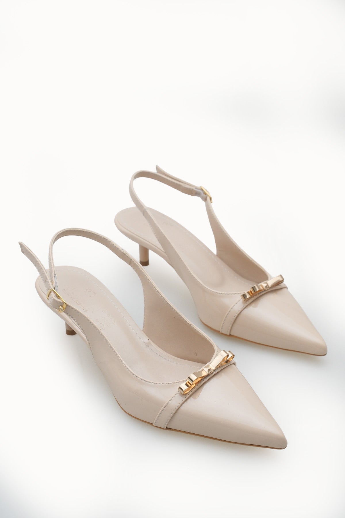 Riccon Kadın Sivri Burunlu Arkası Açık İnce Topuklu Ayakkabı 0012205 Ten Rugan