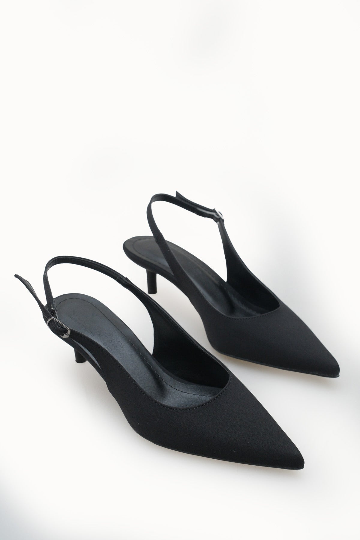 Riccon Kadın Sivri Burunlu Arkası Açık İnce Topuklu Ayakkabı 0012200 Mat Siyah