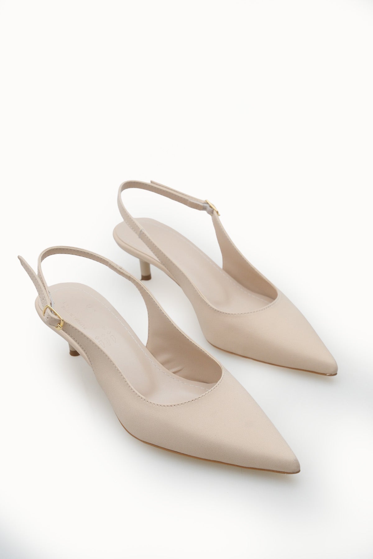 Riccon Kadın Sivri Burunlu Arkası Açık İnce Topuklu Ayakkabı 0012200 Mat Ten