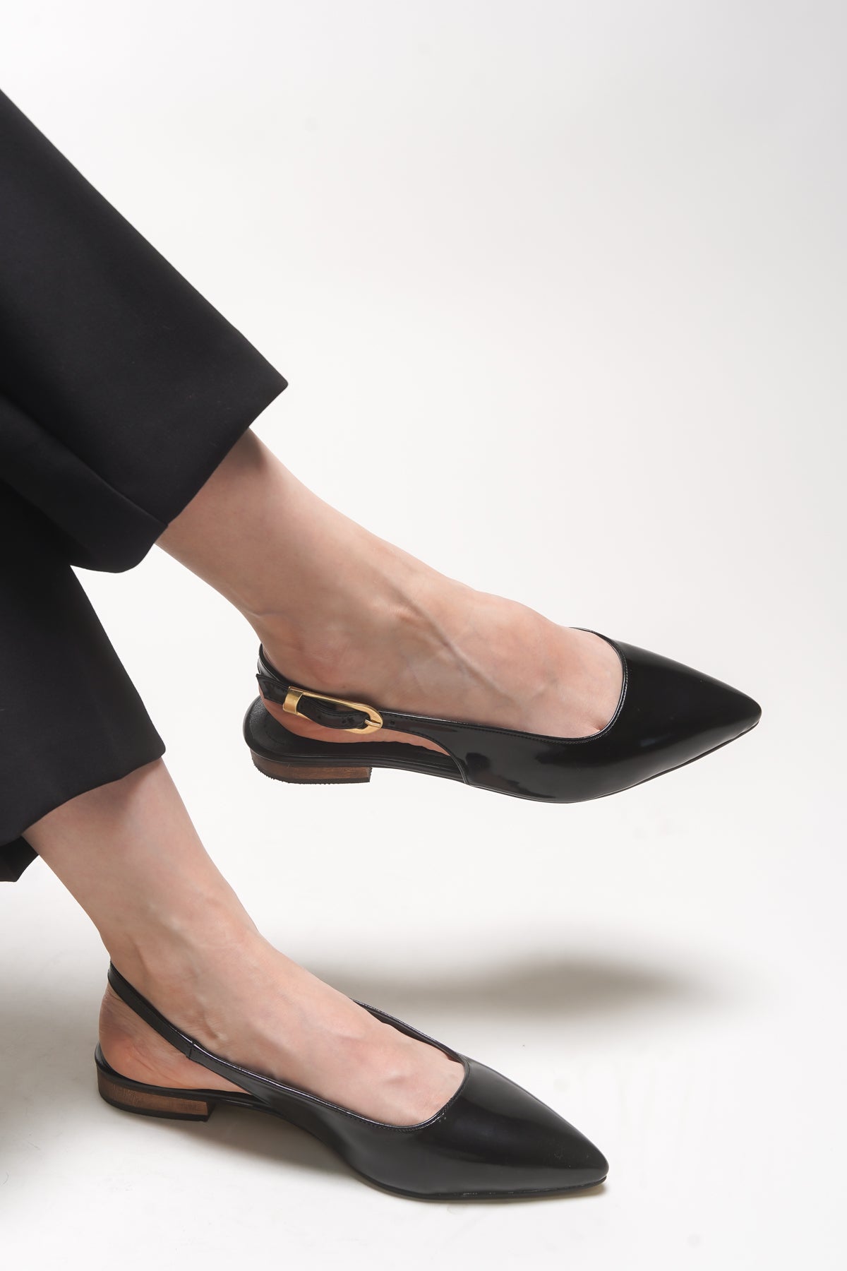 Riccon Issagalyn Kadın Sivri Burunlu Topuklu Ayakkabı 0012111