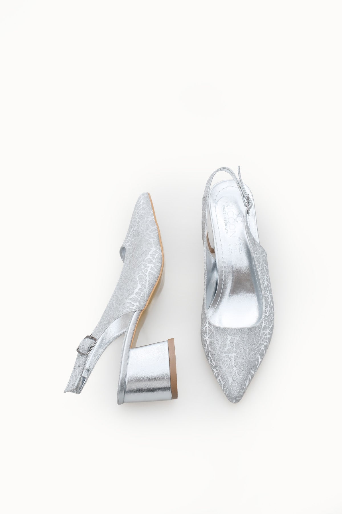 Riccon Kadın Sivri Burunlu Arkası Açık Topuklu Ayakkabı 0012420 Gümüş Dokulu