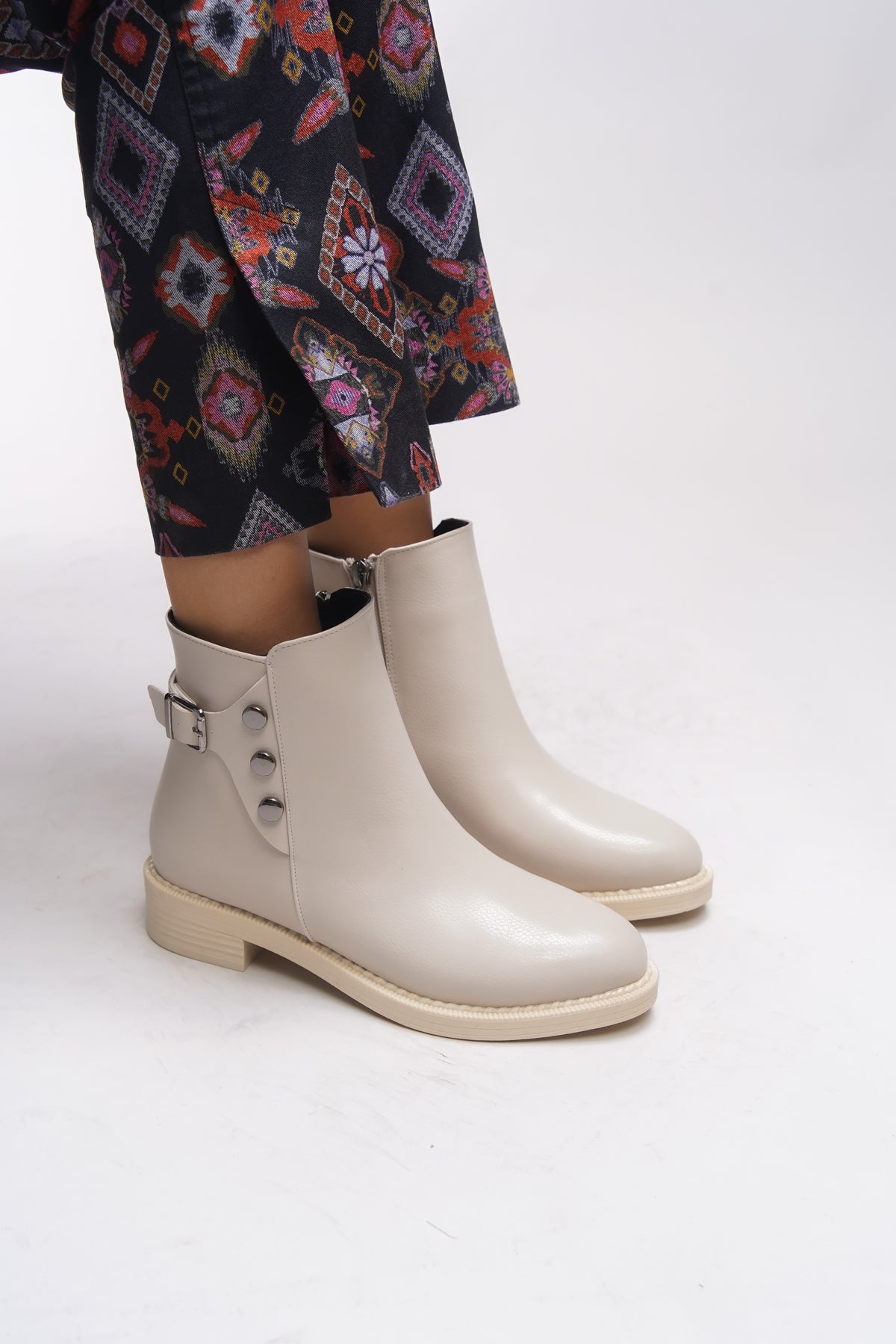 Riccon Heshrari Kadın Bot 0012072