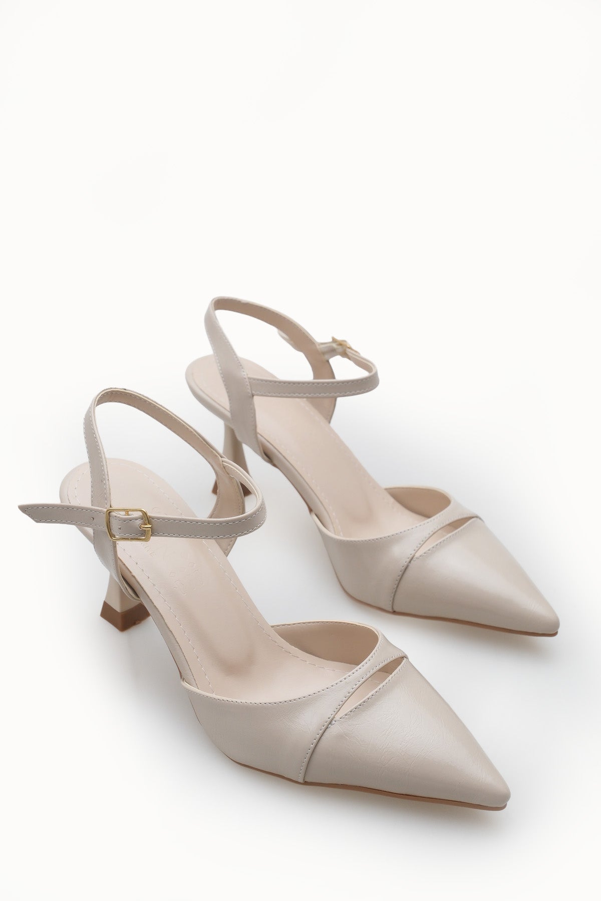 Riccon Kadın Sivri Burunlu Arkası Açık İnce Topuklu Ayakkabı 0012727 Ten Cilt