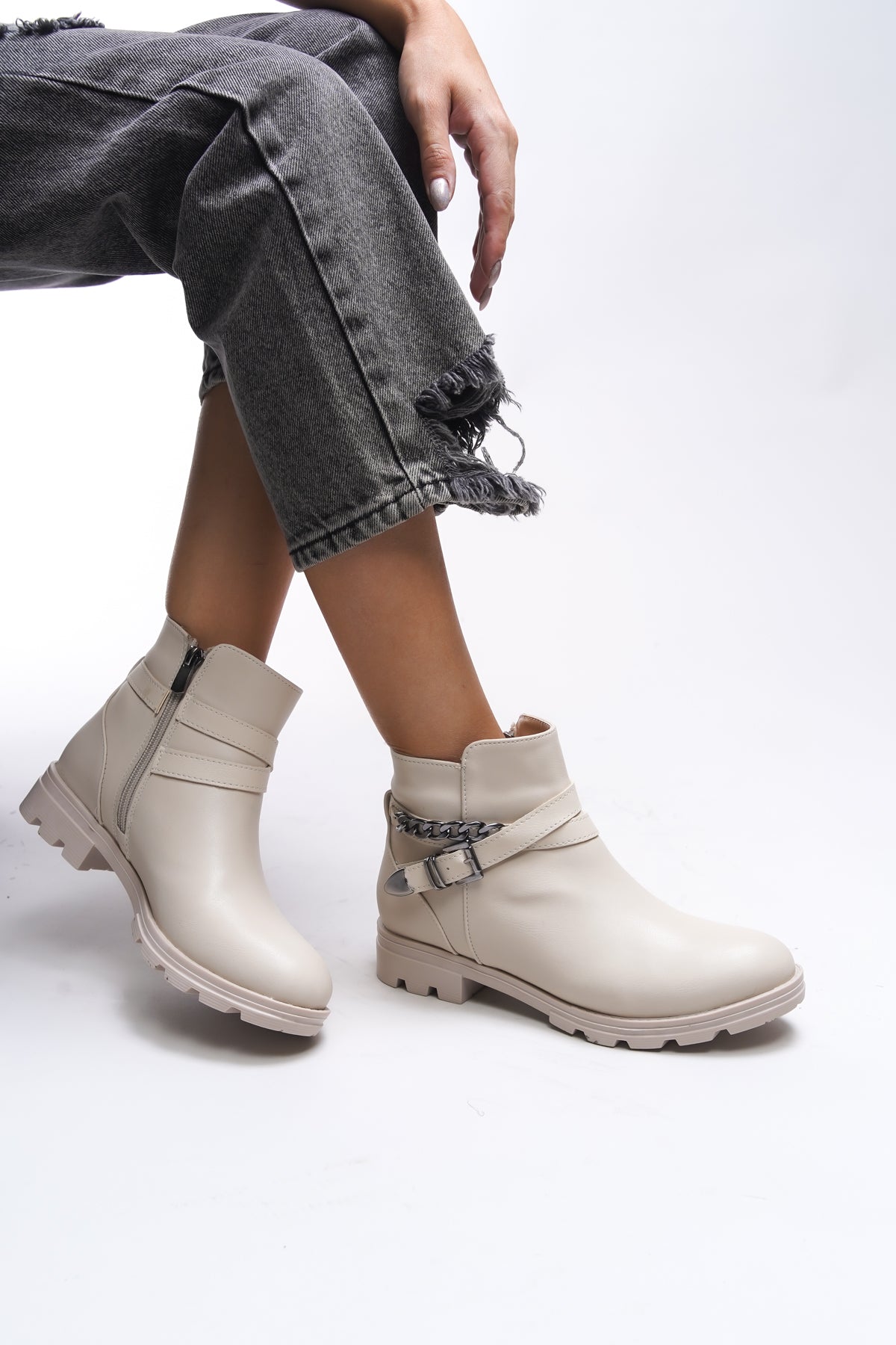 Riccon Relrunia Kadın Zincir ve Toka Detaylı Bot