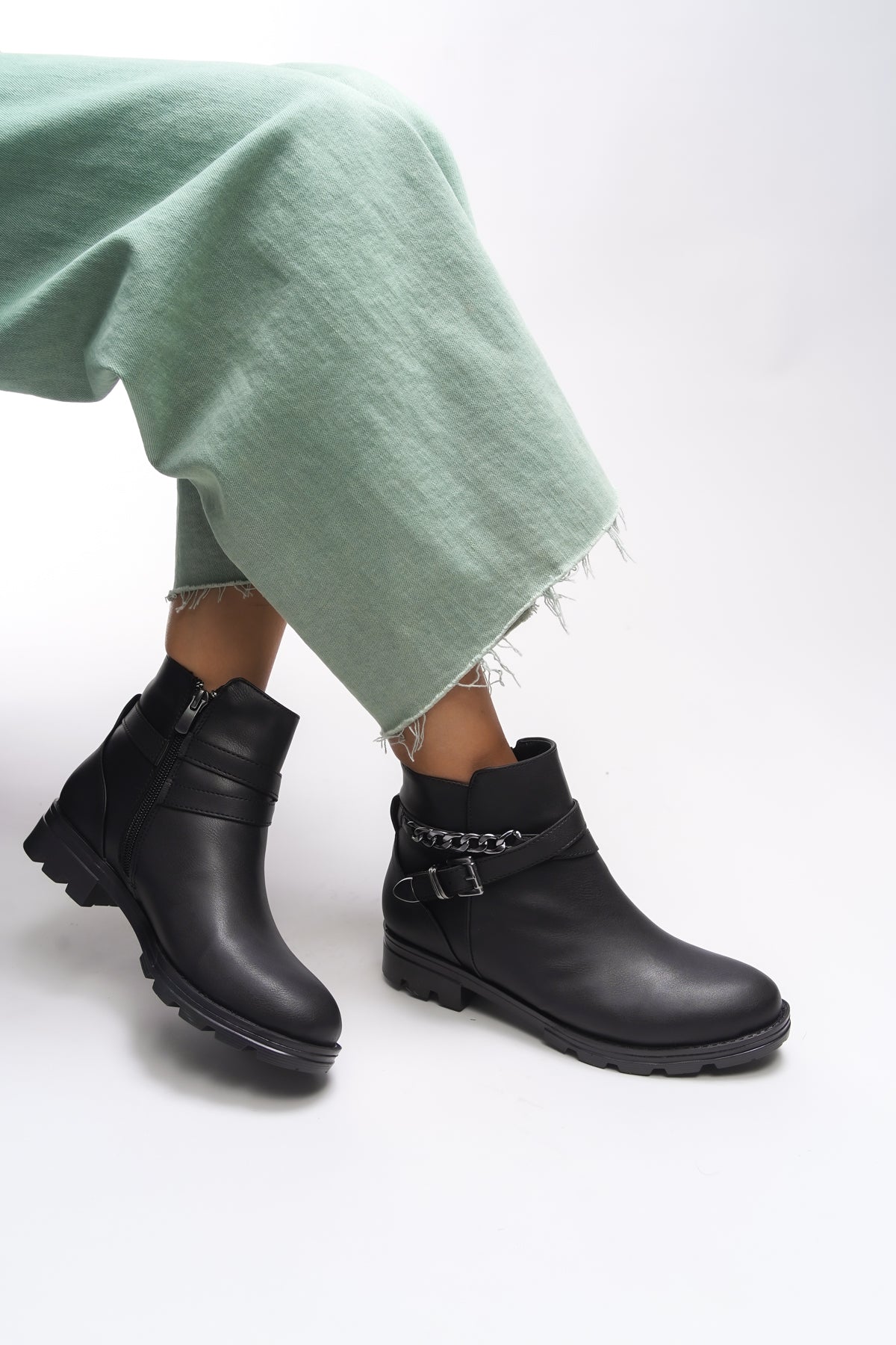 Riccon Relrunia Kadın Zincir ve Toka Detaylı Bot