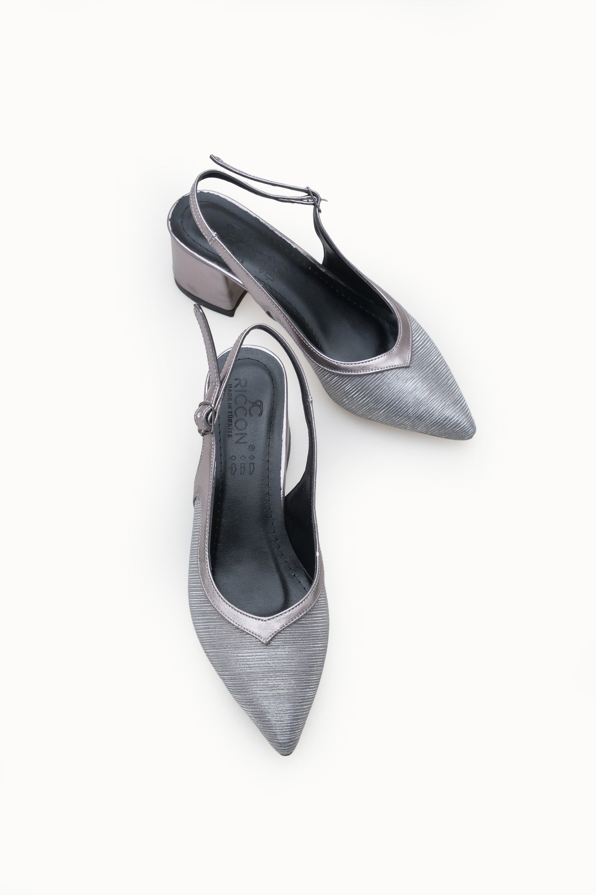 Riccon Kadın Sivri Burunlu Arkası Açık Topuklu Ayakkabı 0012453 Platin Dokulu