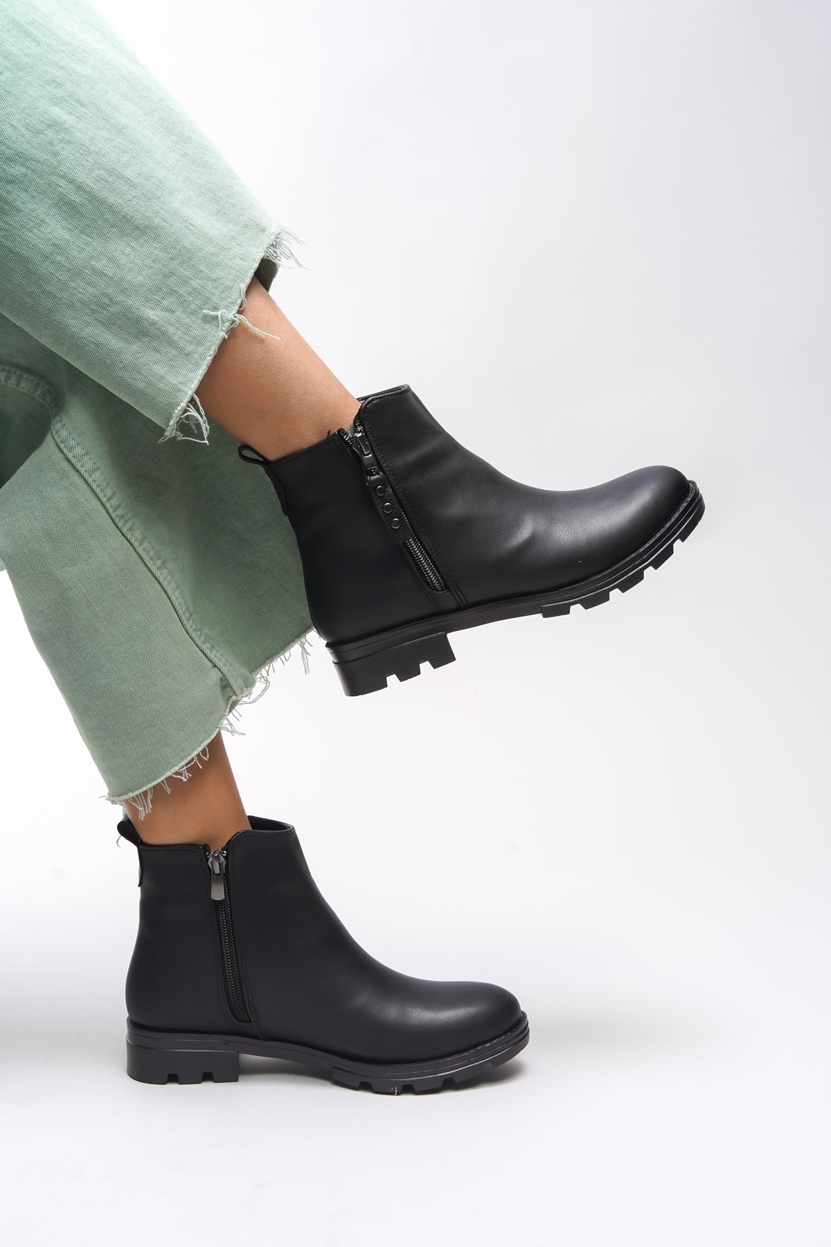 Riccon Elislaena Kadın Fermuarlı Bot 0012101