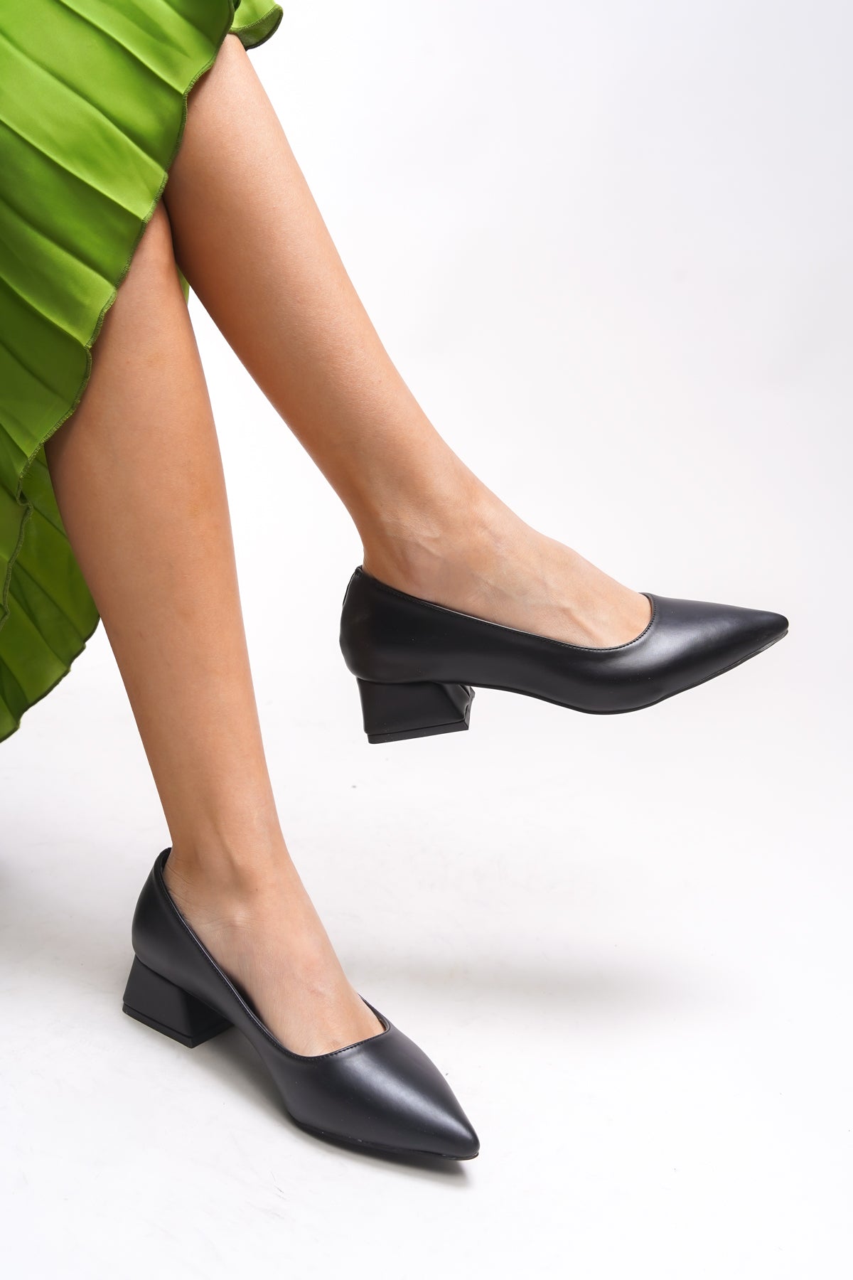 Riccon Tielfudh Kadın Sivri Burunlu Kısa Topuklu Ayakkabı 001241863