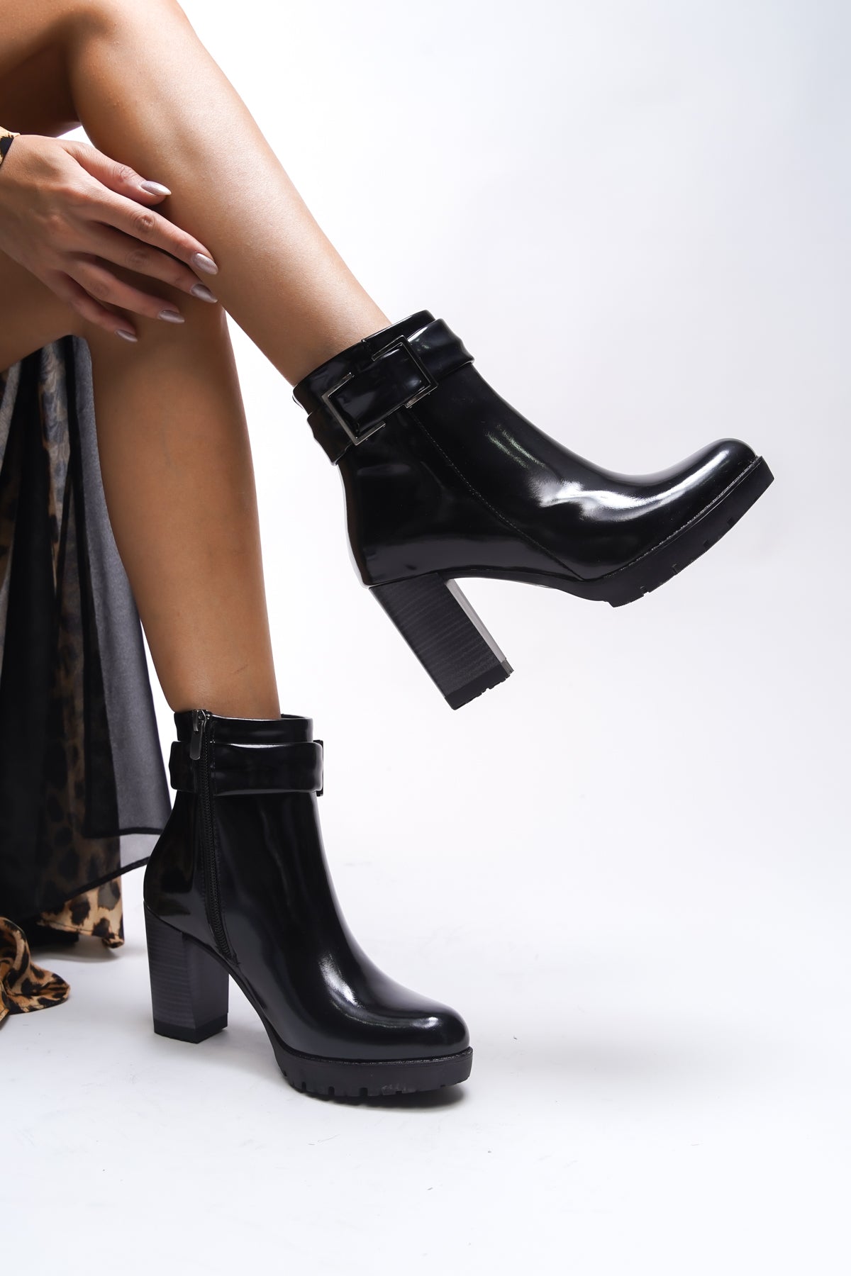 Riccon Isolniya Kadın Toka Detaylı Yüksek Topuklu Bot 0012503