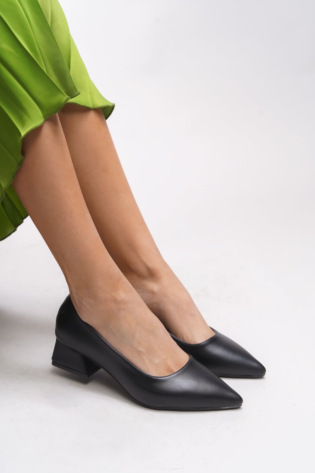 Riccon Tielfudh Kadın Sivri Burunlu Kısa Topuklu Ayakkabı 001241863